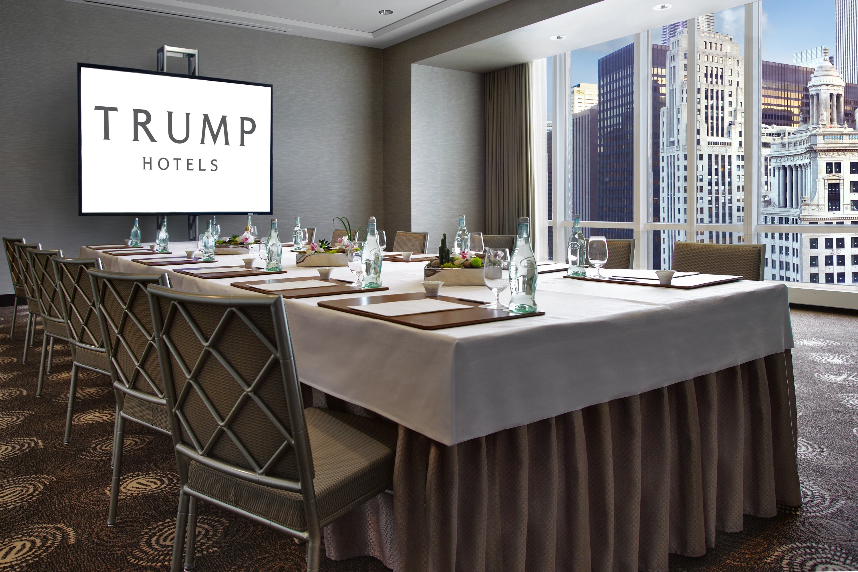 Trump International Hotel & Tower® Chicago by null