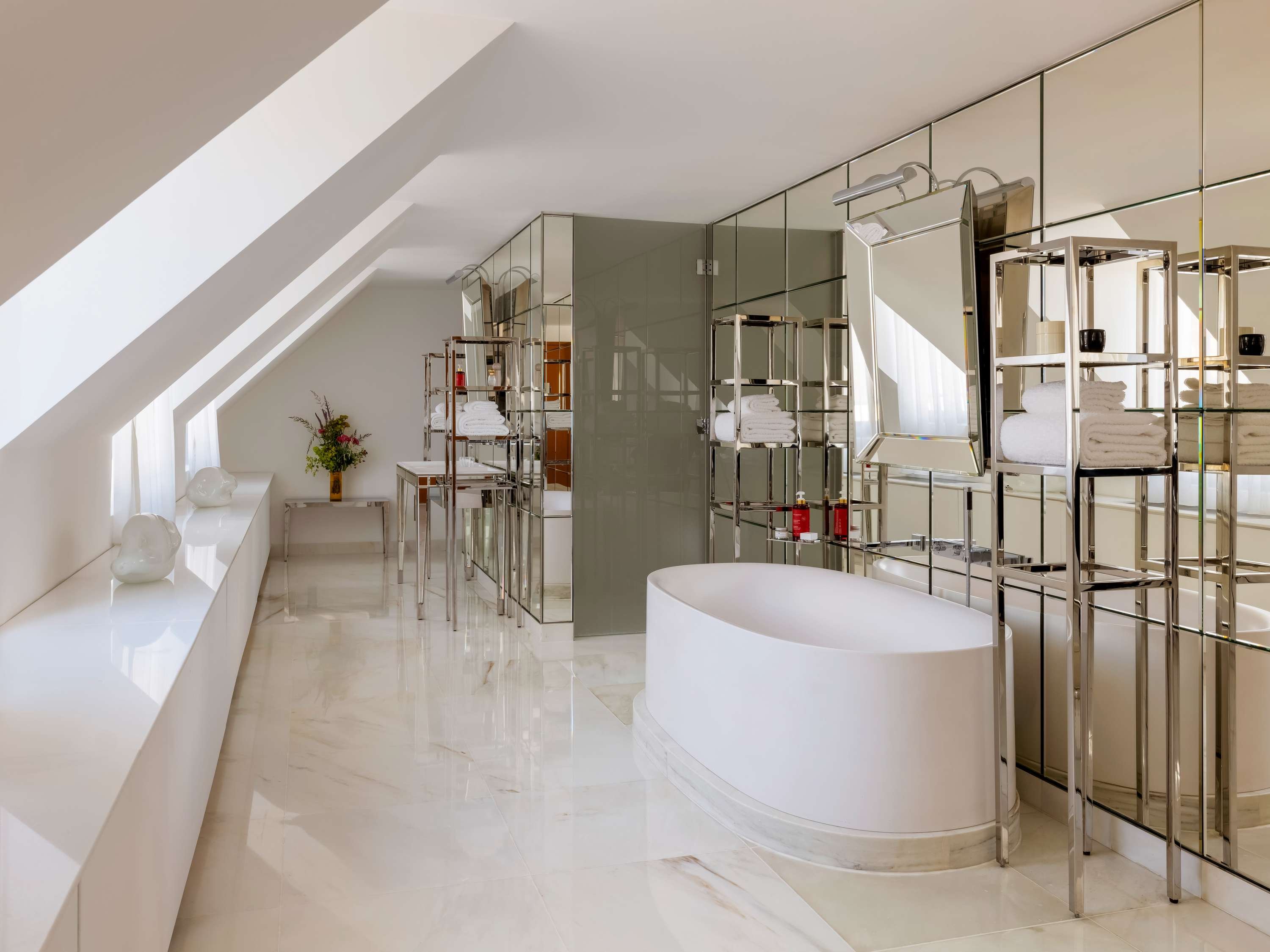 Le Royal Monceau - Raffles Paris by null