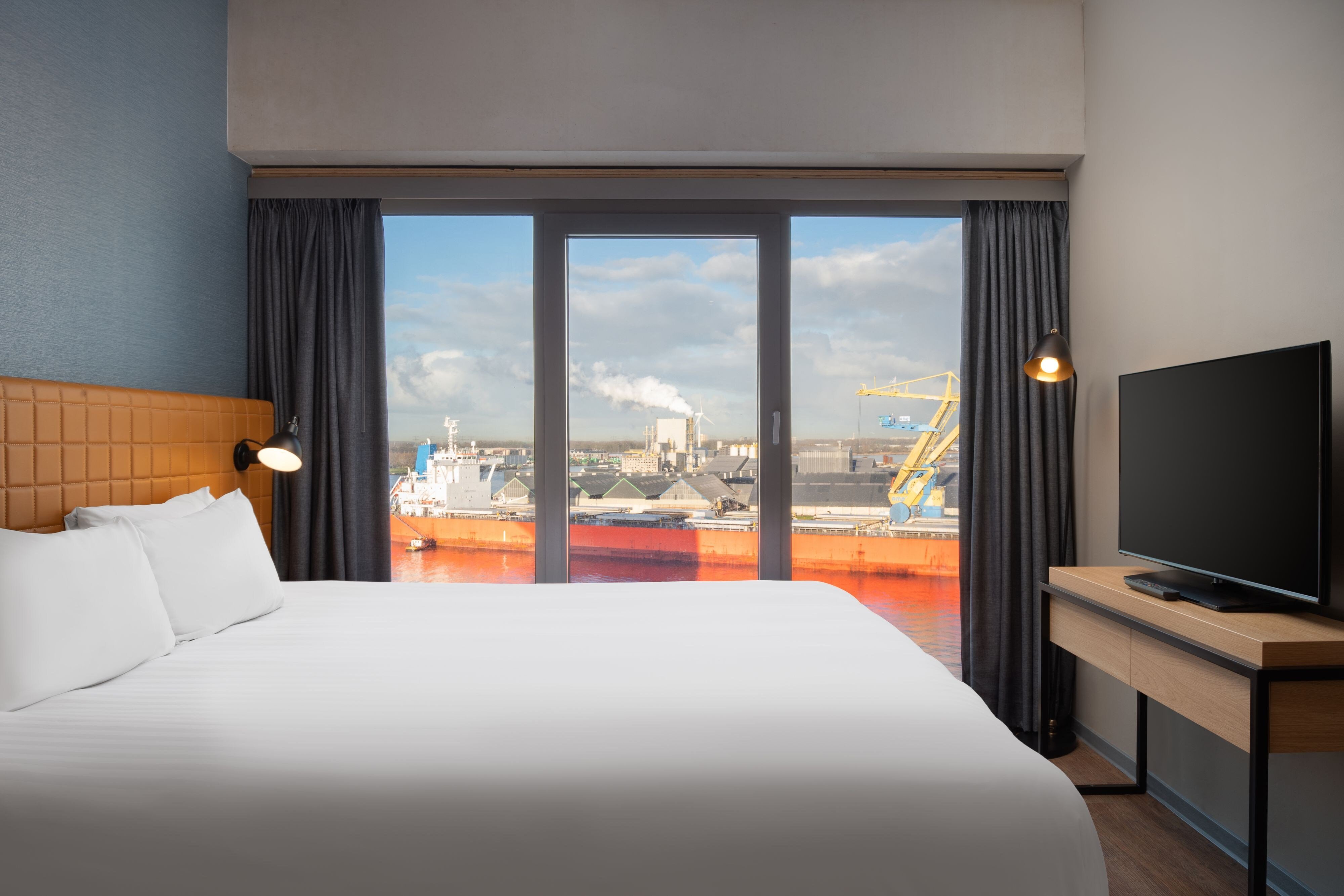 Moxy Amsterdam Houthavens by null