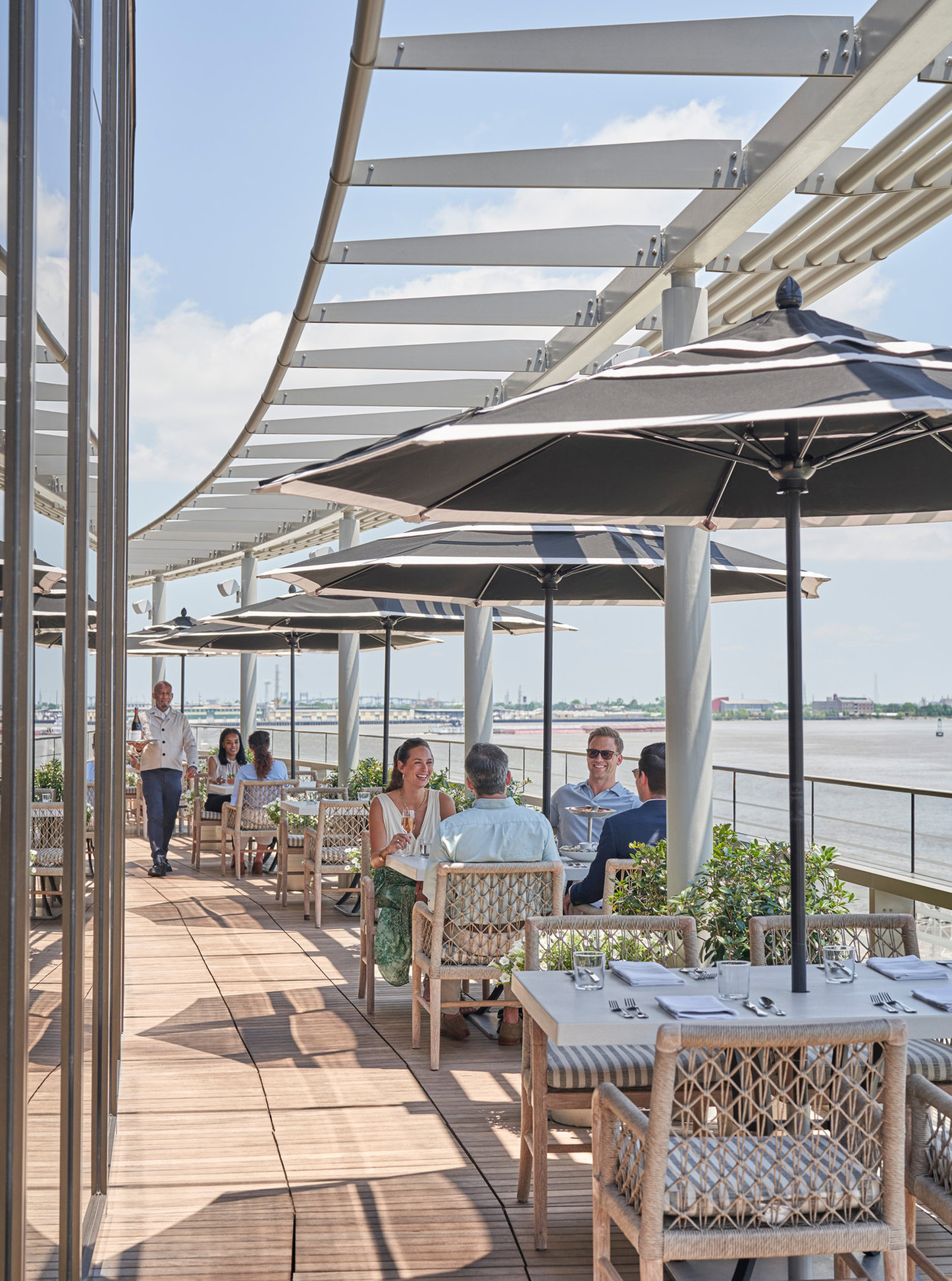 Four Seasons Hotel New Orleans by null