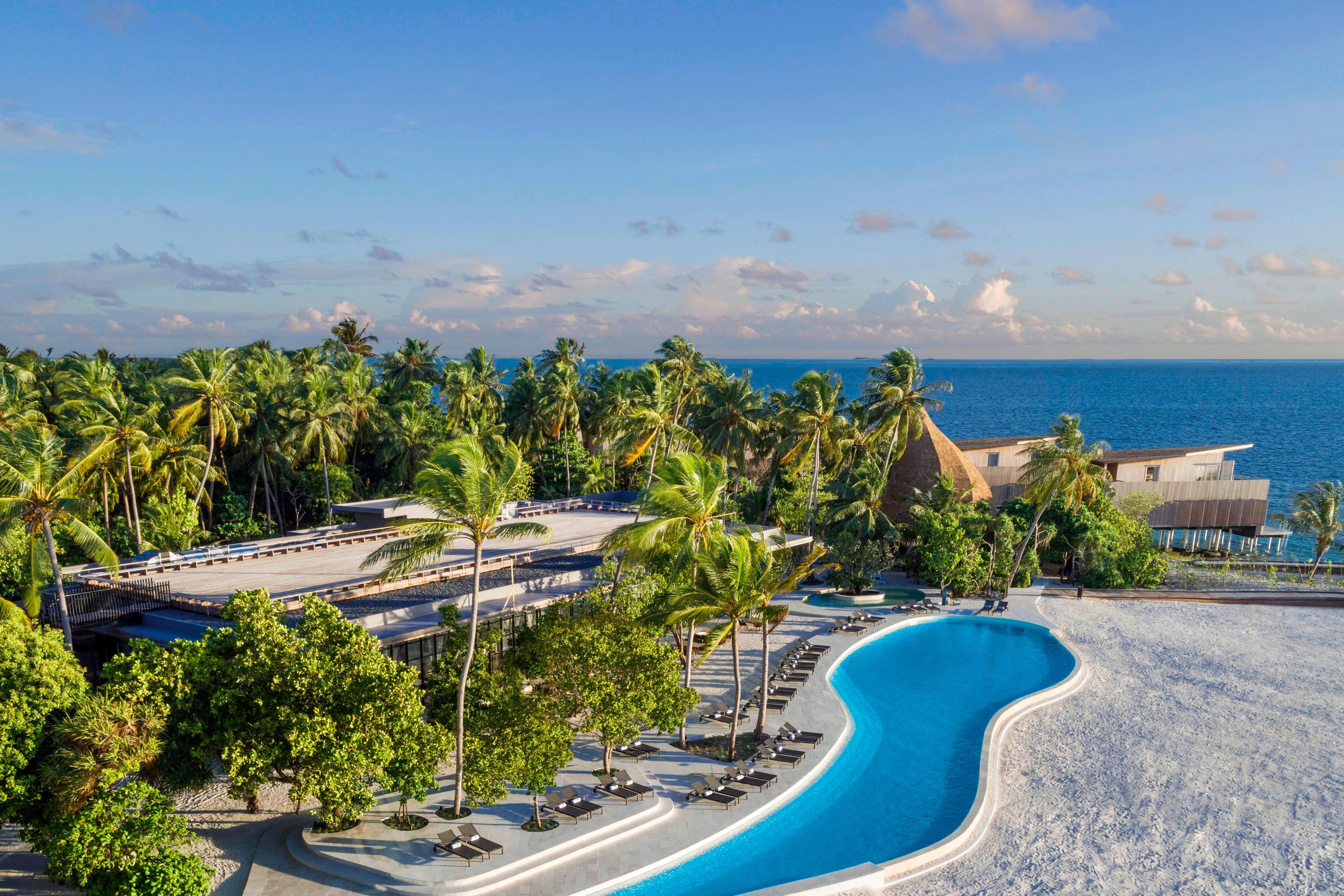 The St. Regis Maldives Vommuli Resort by null