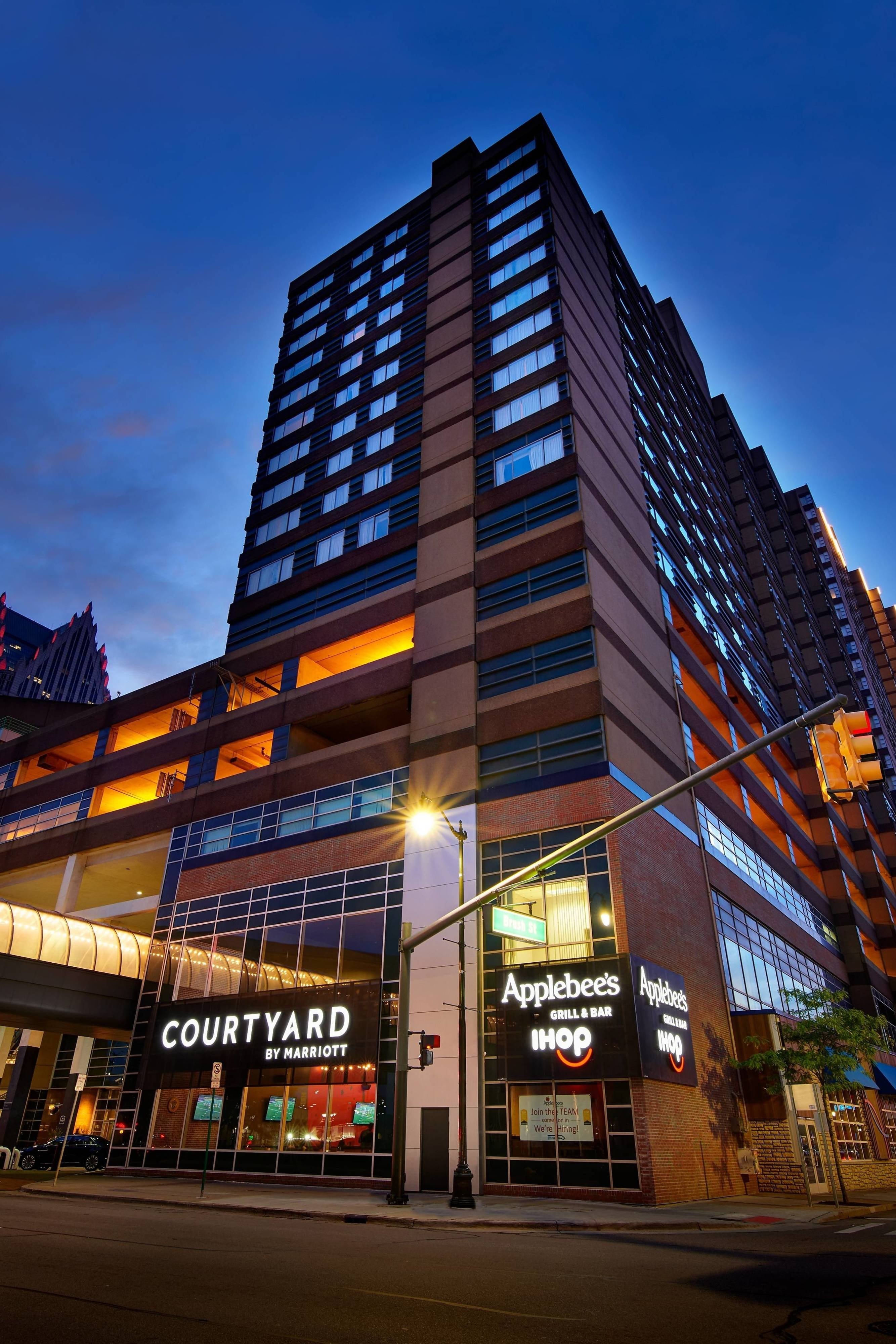 Courtyard by Marriott Detroit Downtown by null