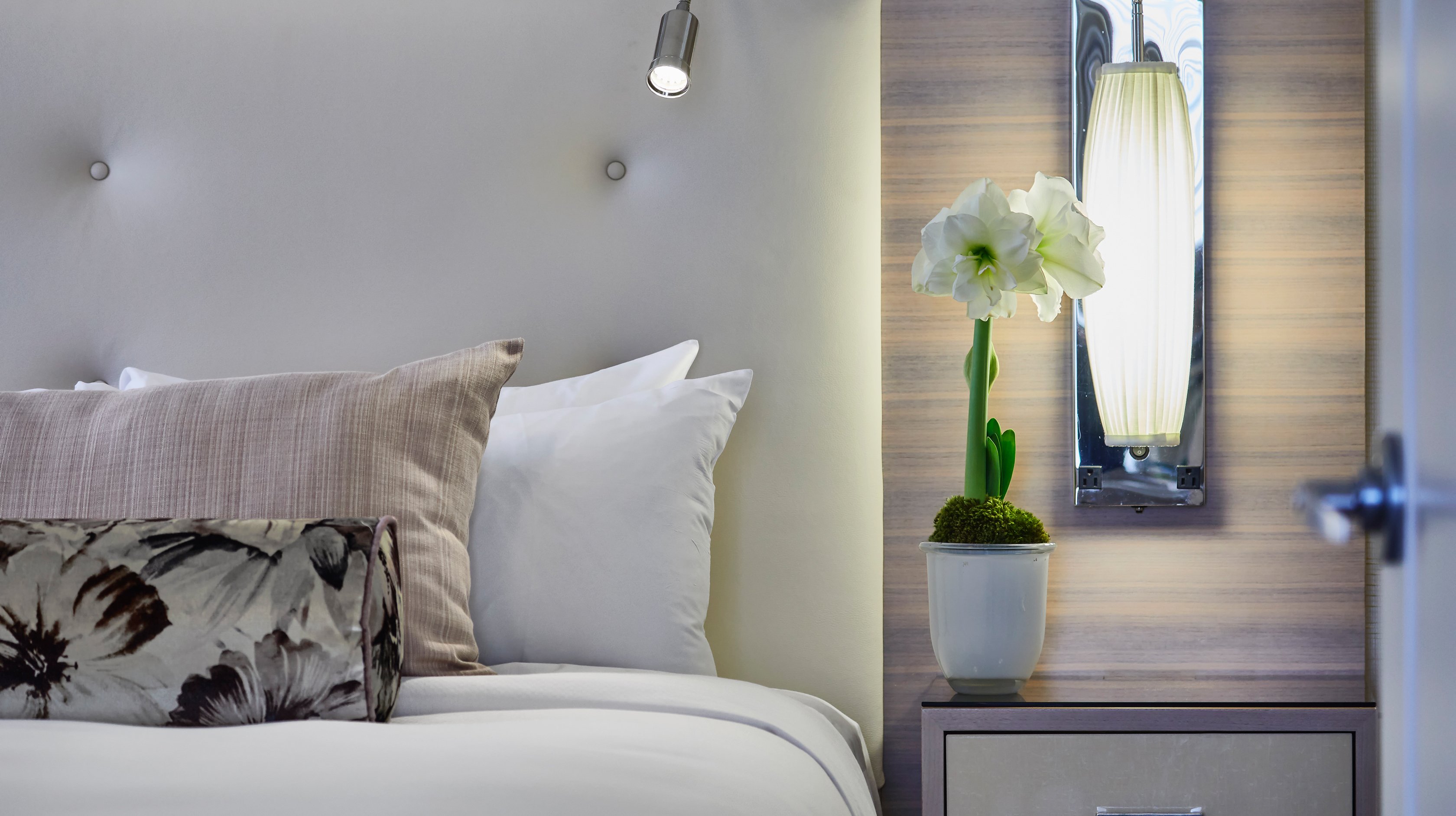 Hotel AKA Back Bay by null