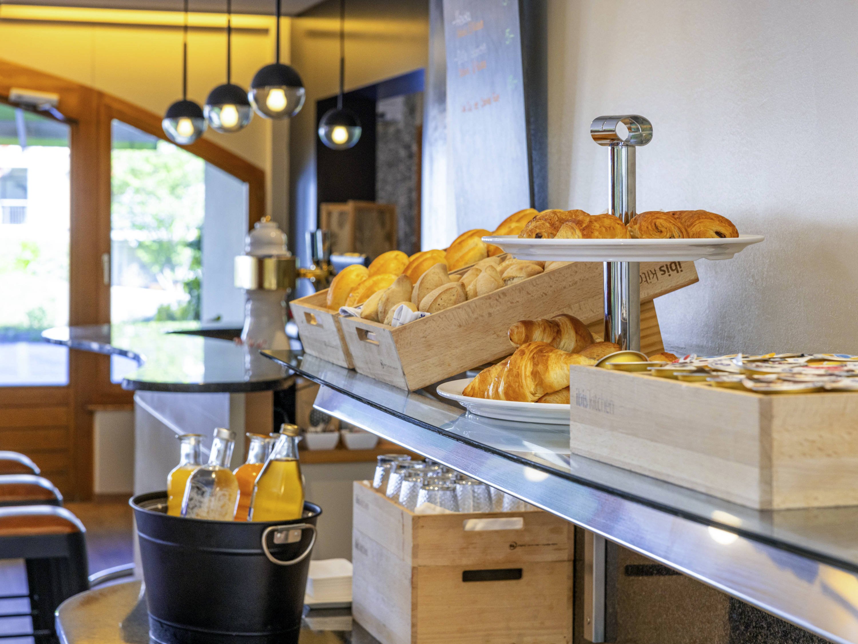 Hotel ibis Sion Est by null
