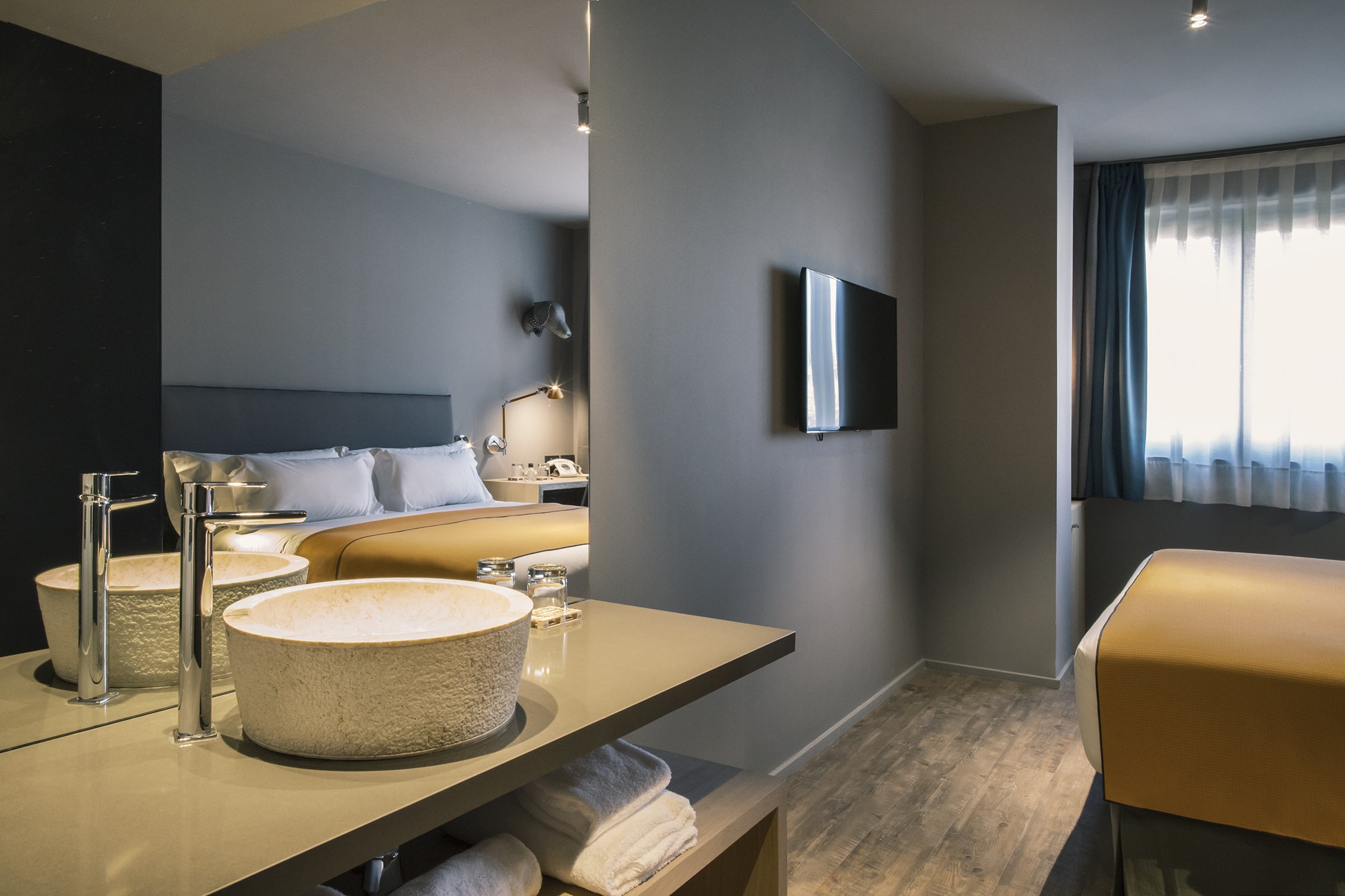 Yurbban Trafalgar by null