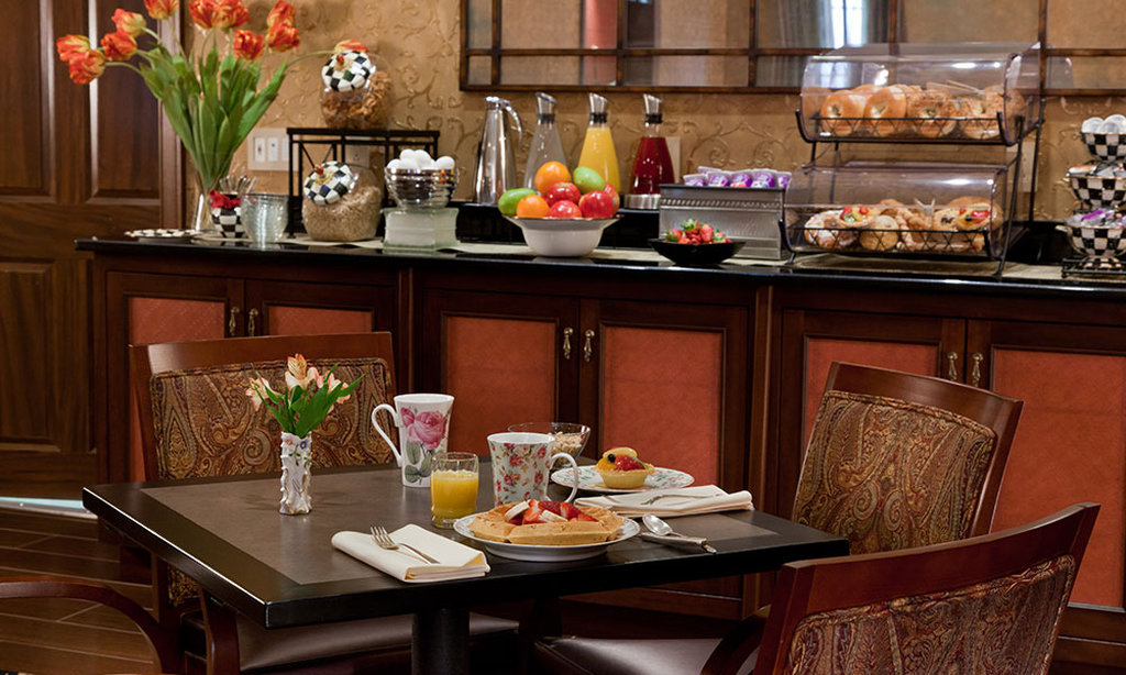 Chestnut Hill Hotel by null