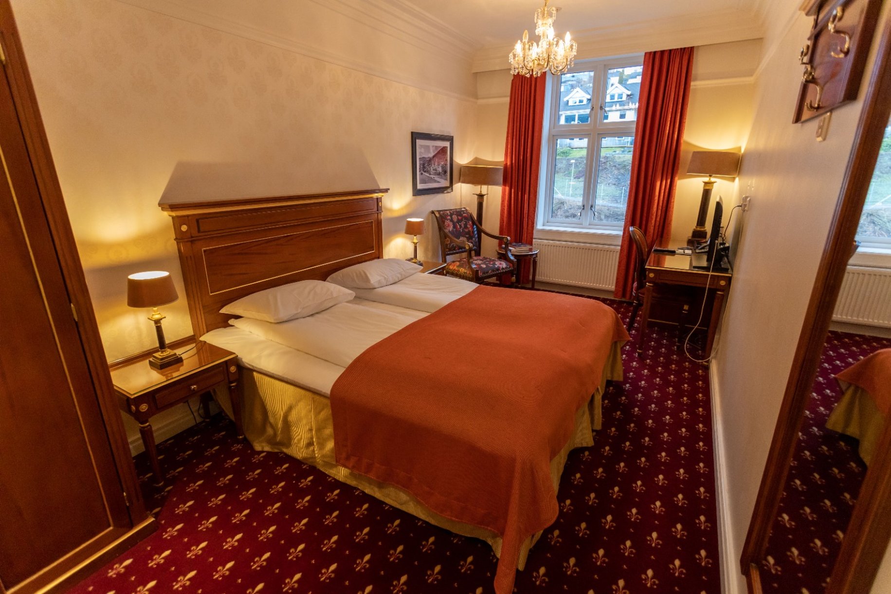 Fleischer's Hotel by null