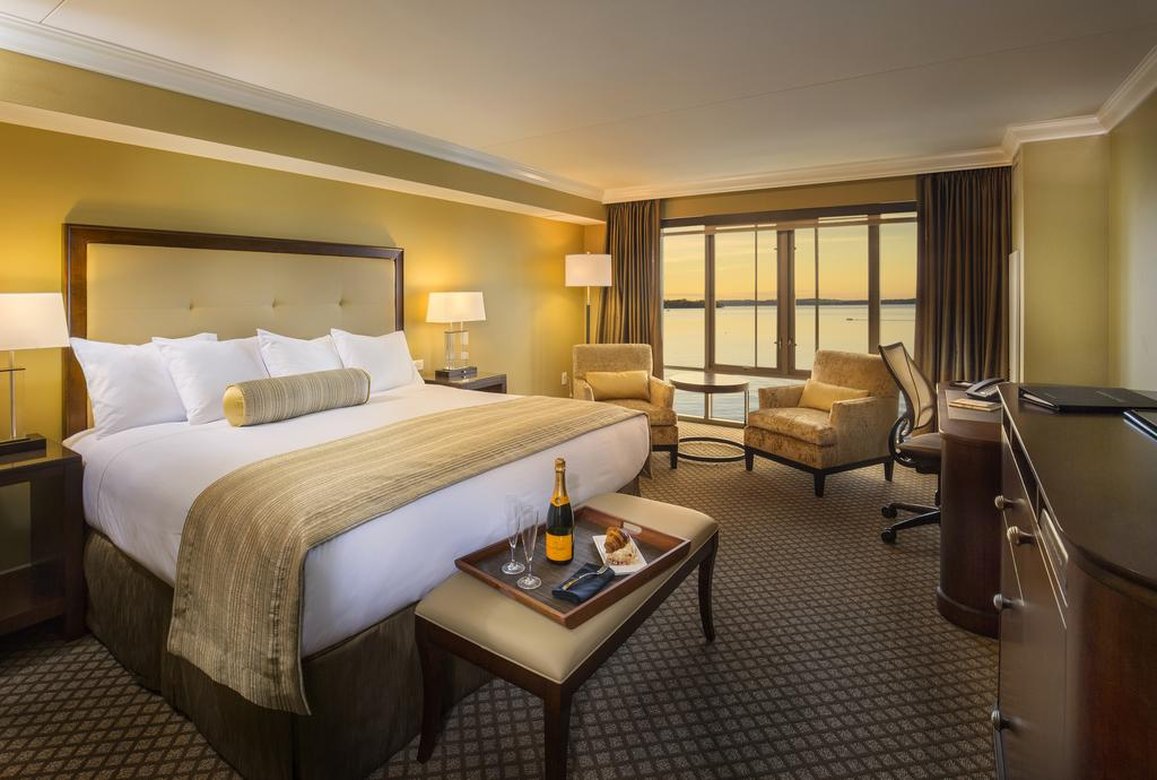 The Edgewater Hotel by null