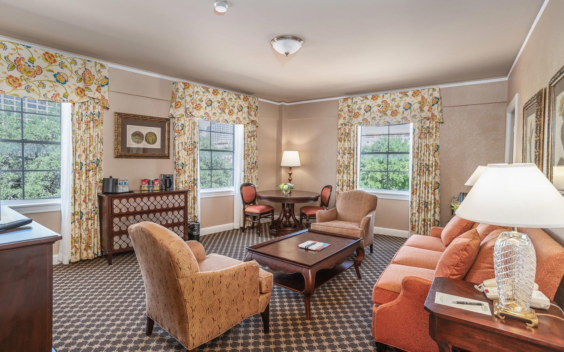 Menger Hotel by null