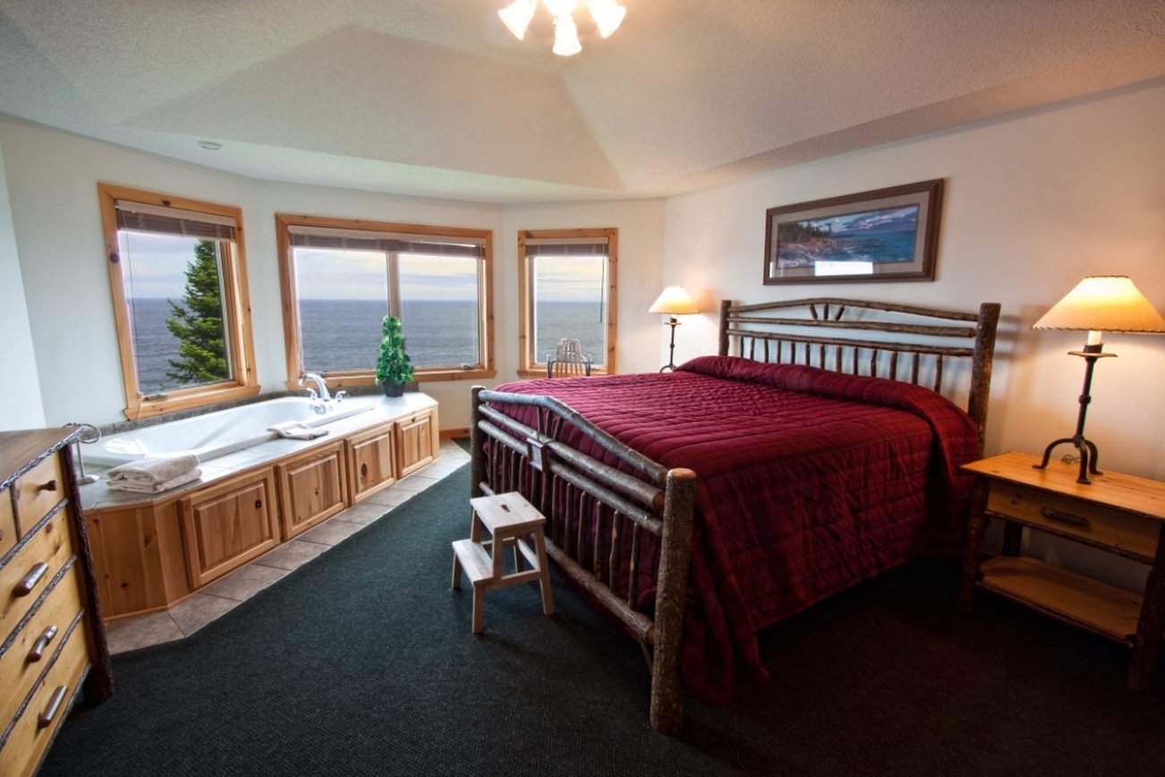 Cove Point Lodge by null