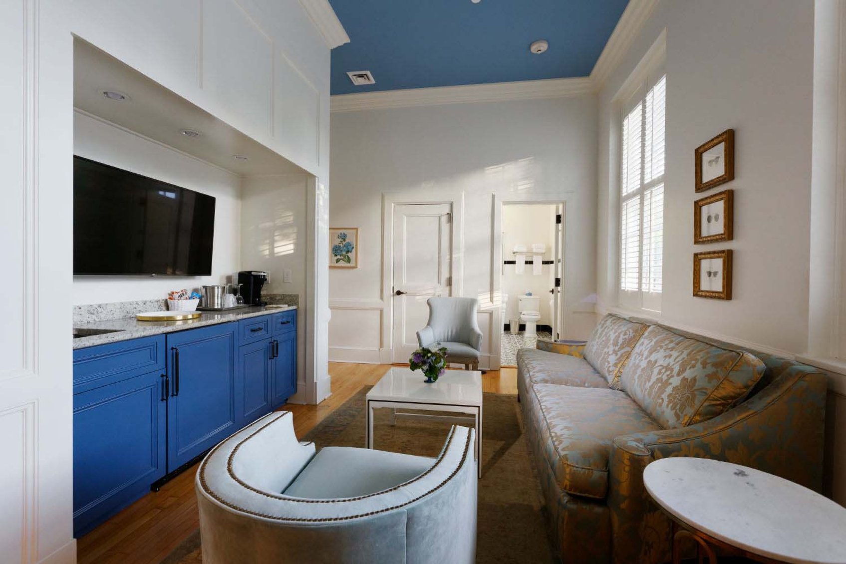 Southern Hotel by null