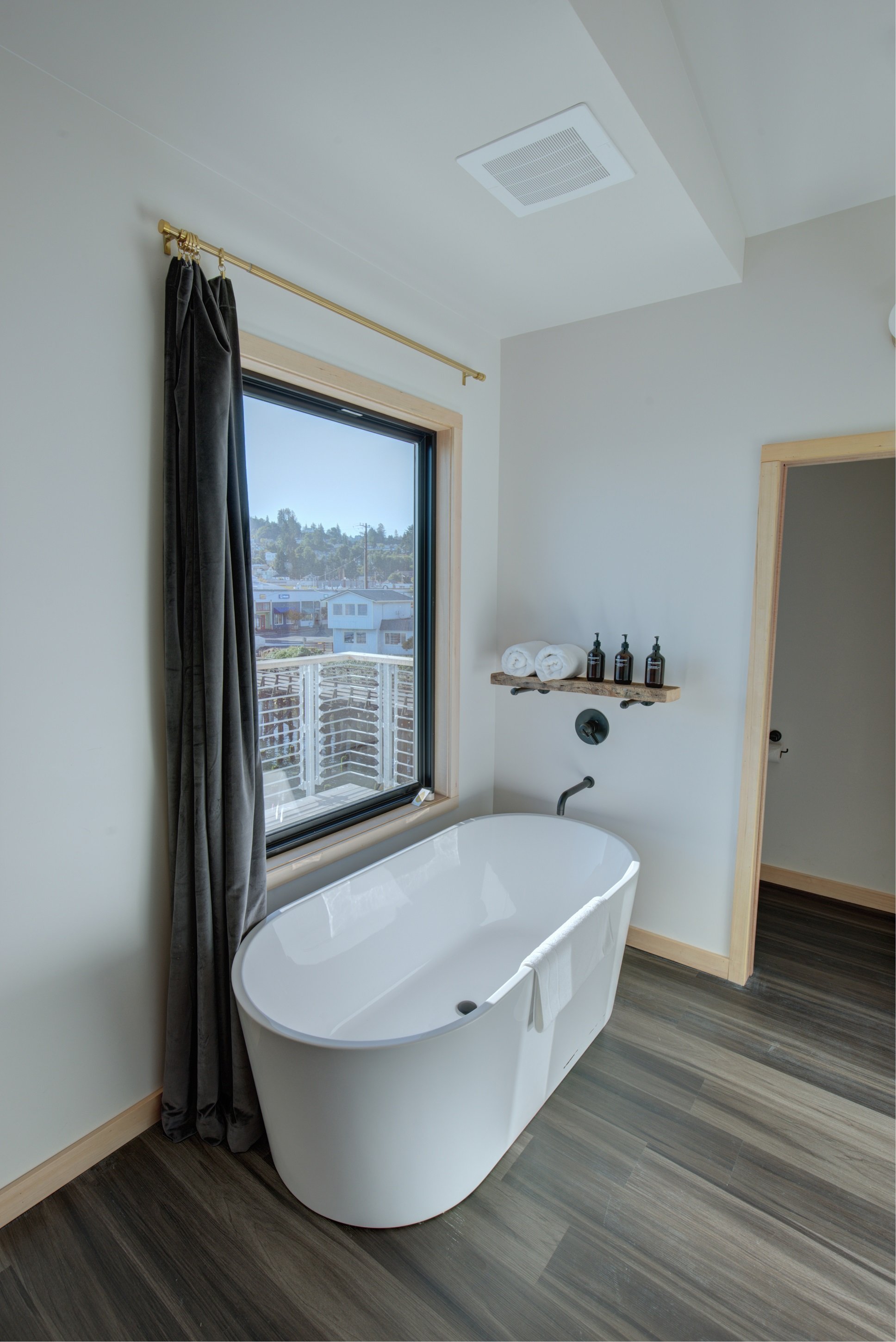 Bowline Hotel by null
