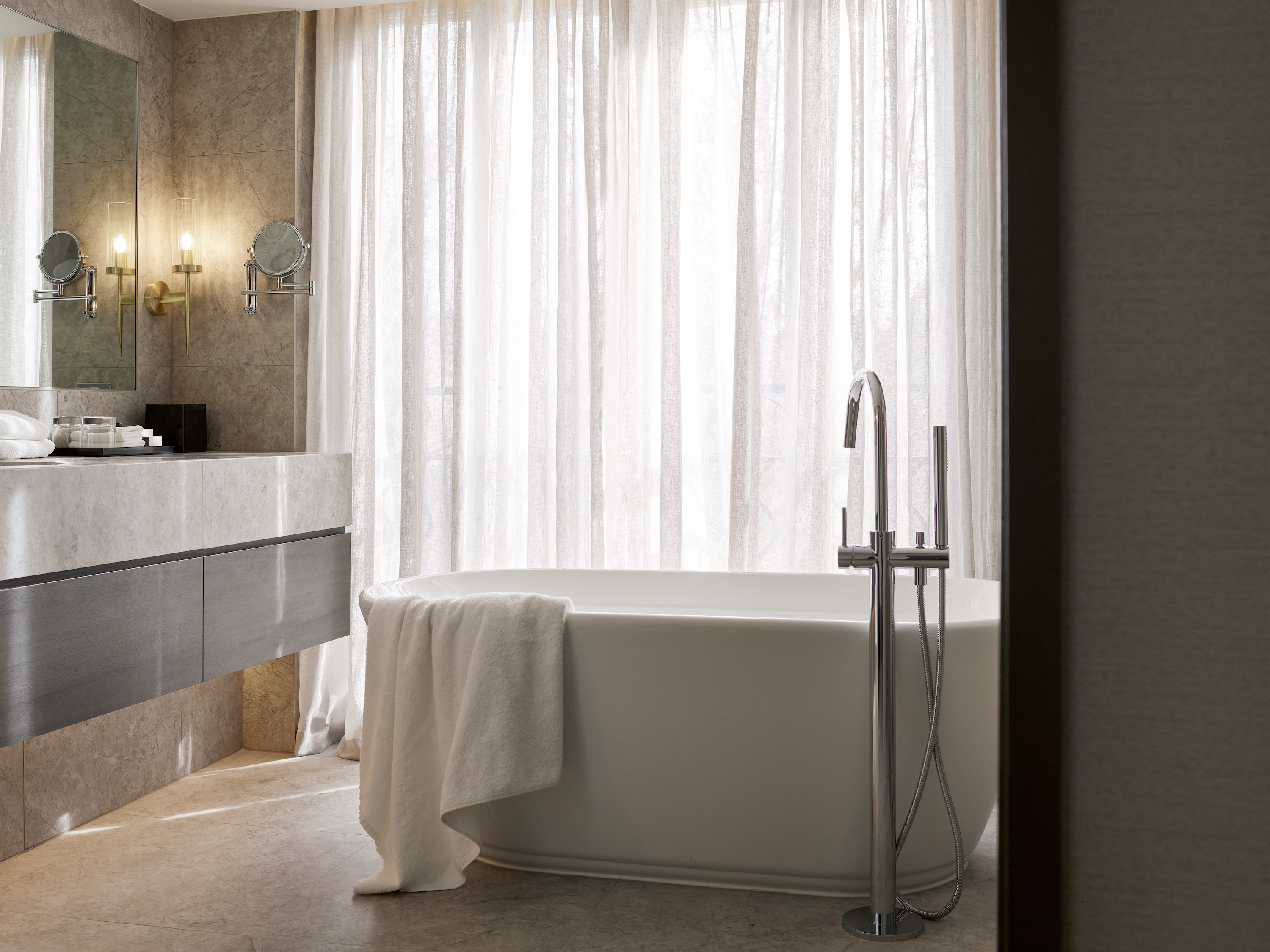 The Lyall Hotel by null