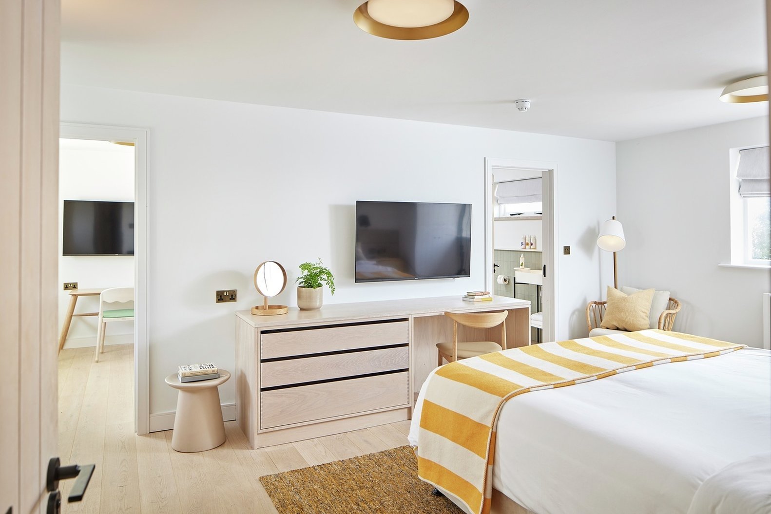 Moonfleet Manor by null