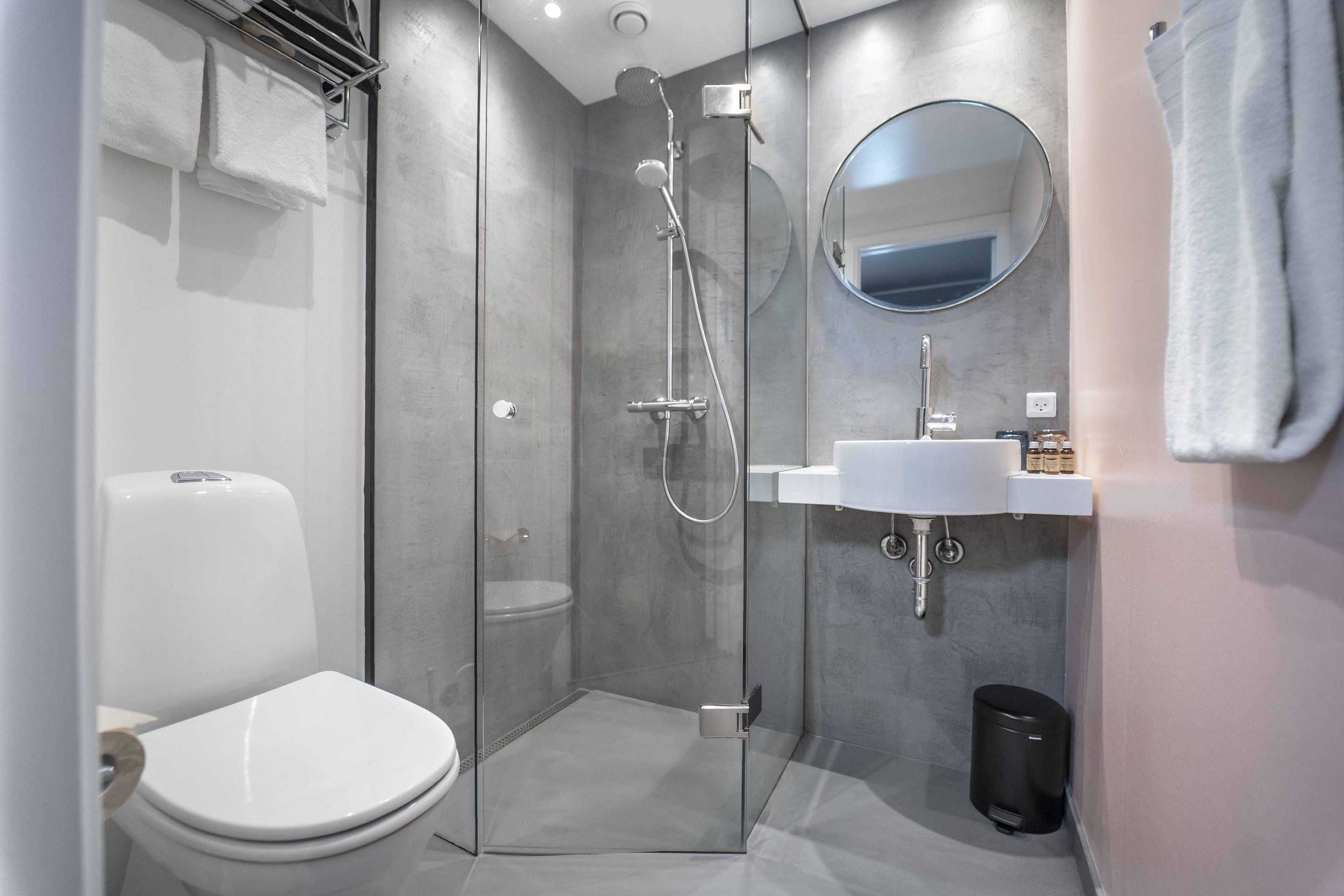 h27 (Formerly First Hotel Twentyseven) by null