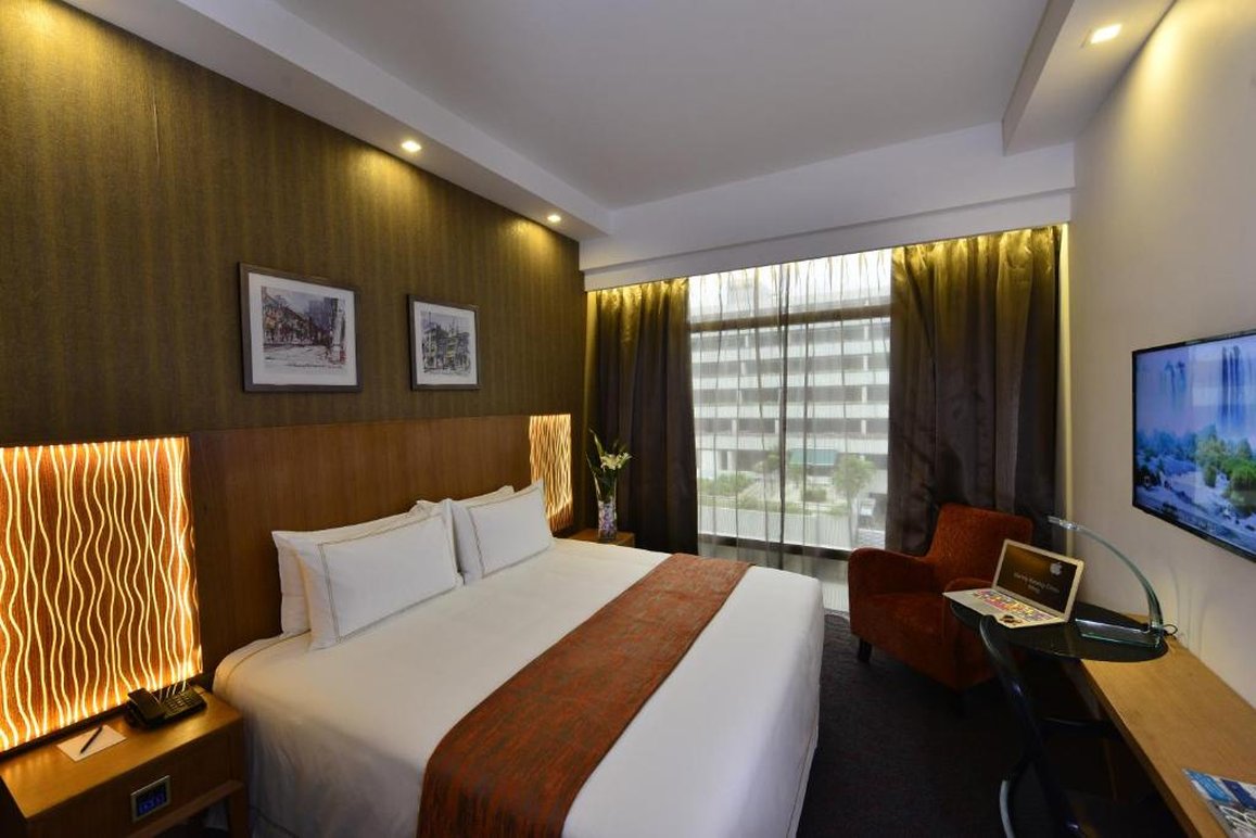 Hotel Grand Central by null