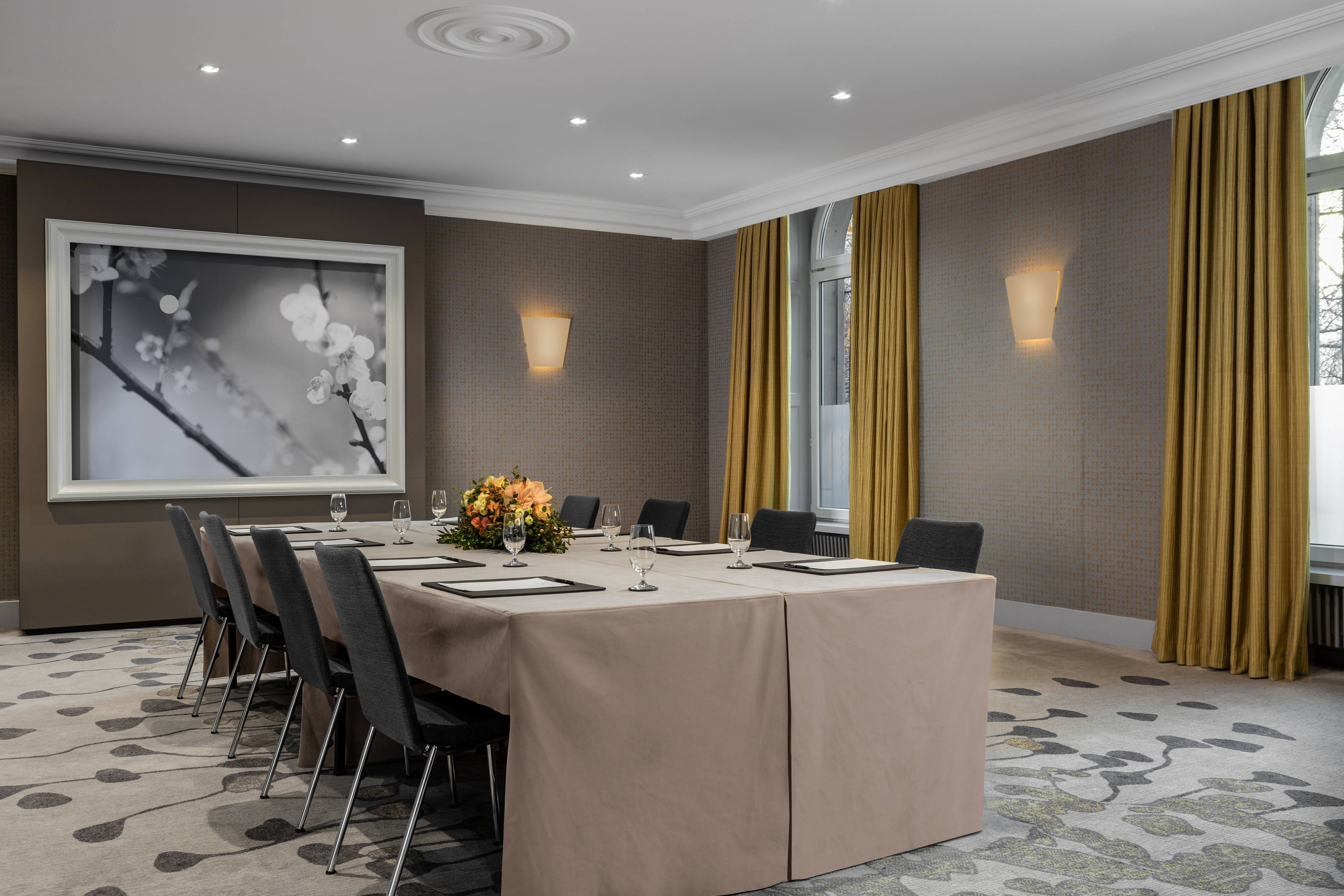 The Ritz-Carlton Hotel de la Paix, Geneva by null