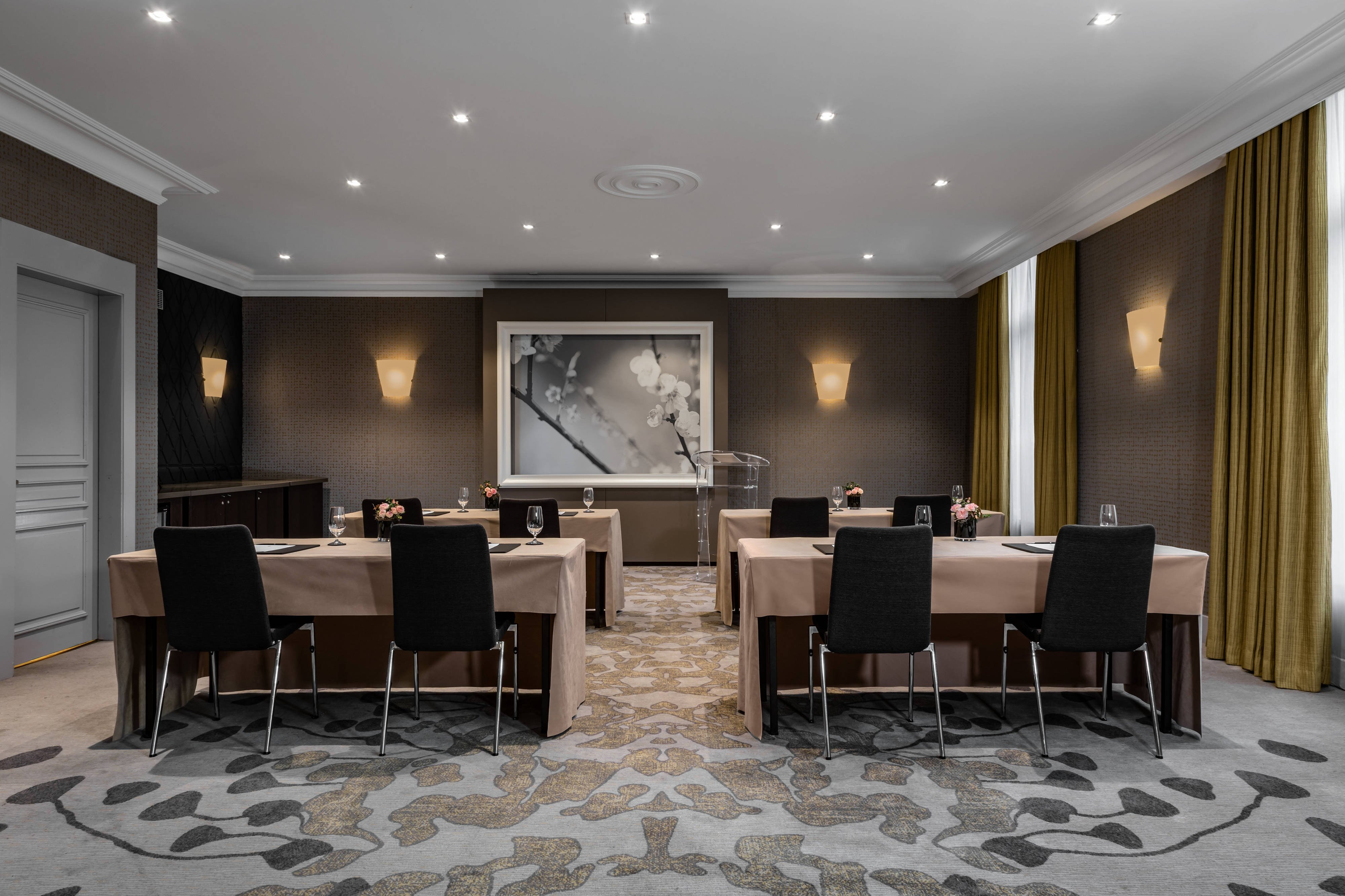 The Ritz-Carlton Hotel de la Paix, Geneva by null