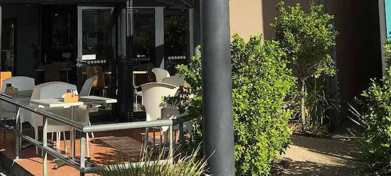 Coffee House Apartment Motel by null