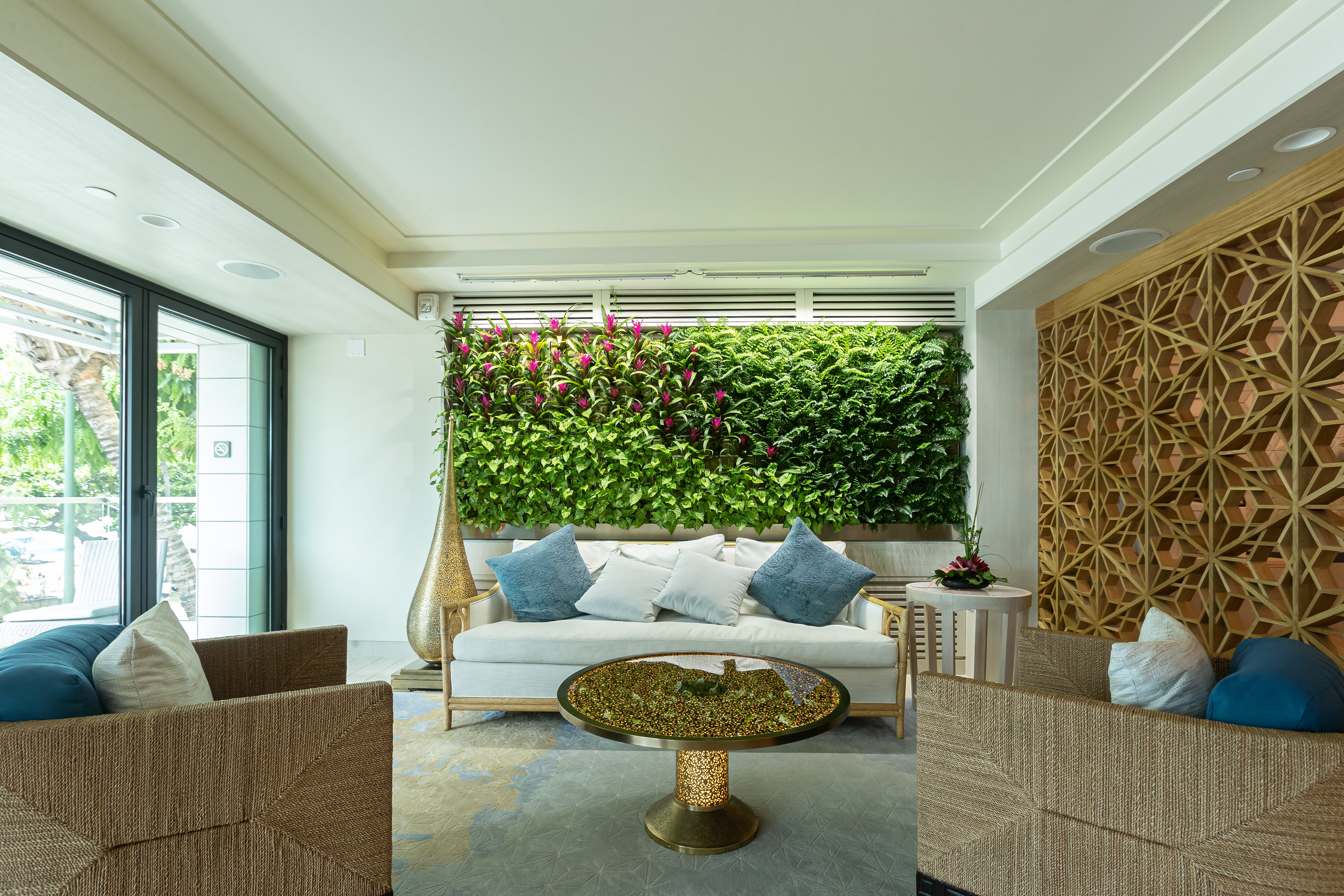 ESPACIO The Jewel of Waikiki by null