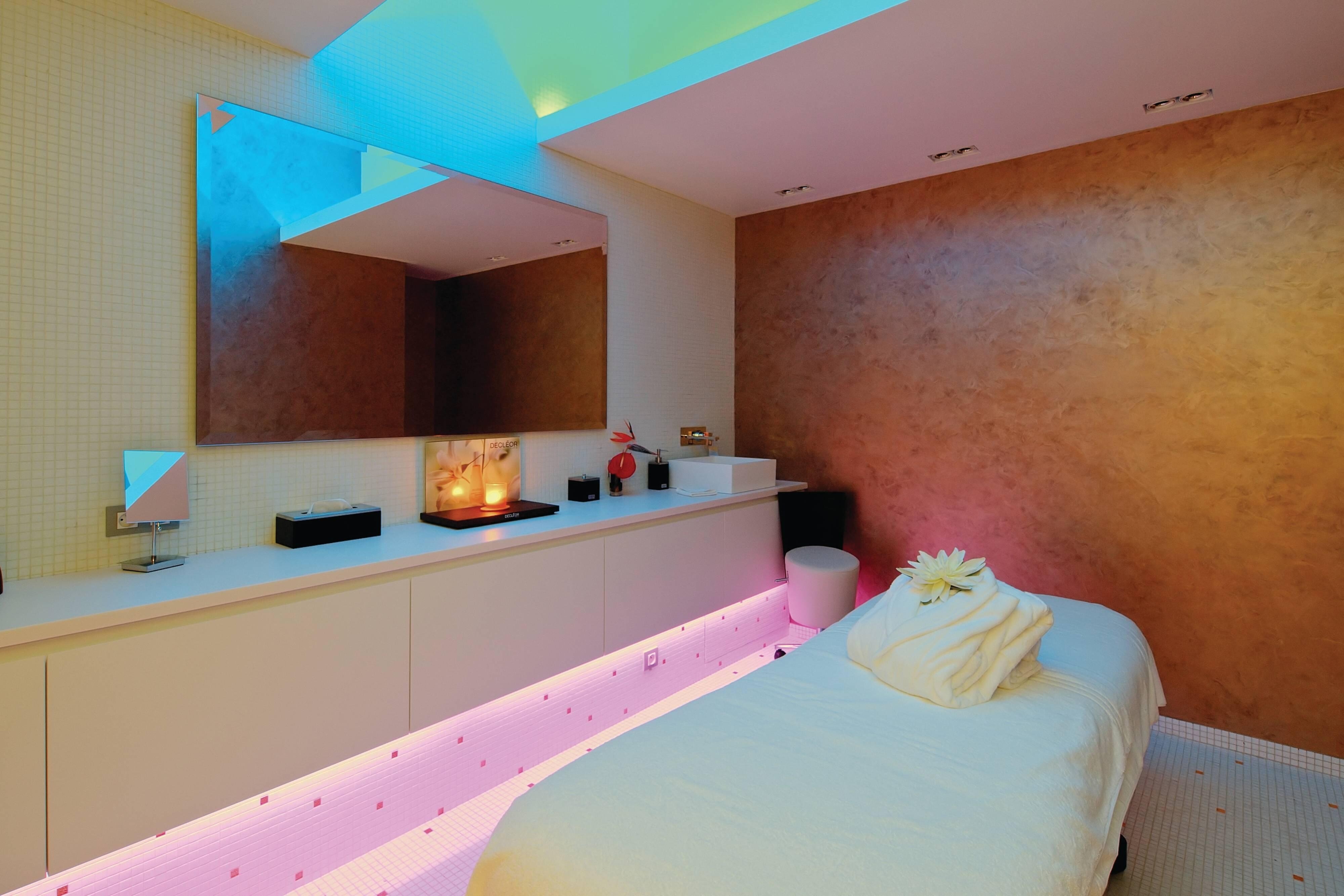 Hotel de Bourgtheroulde, Autograph Collection by null