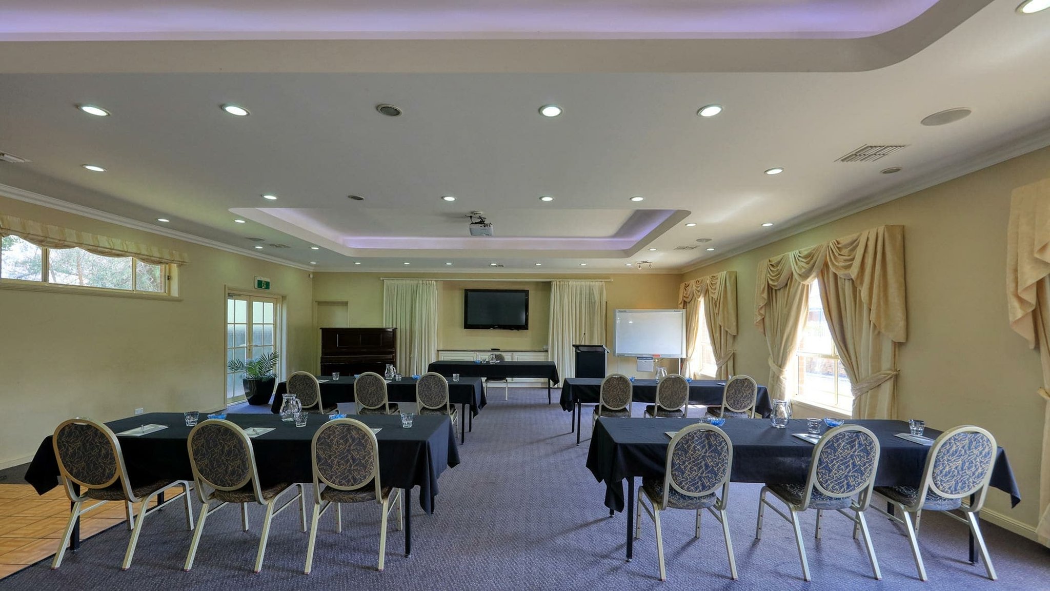 Comfort Inn Bushmans by null