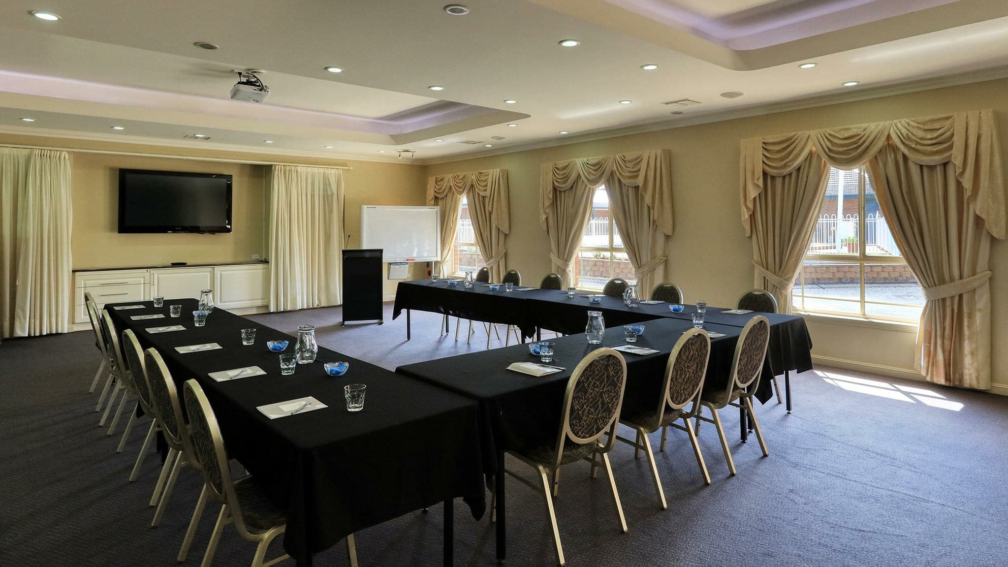 Comfort Inn Bushmans by null