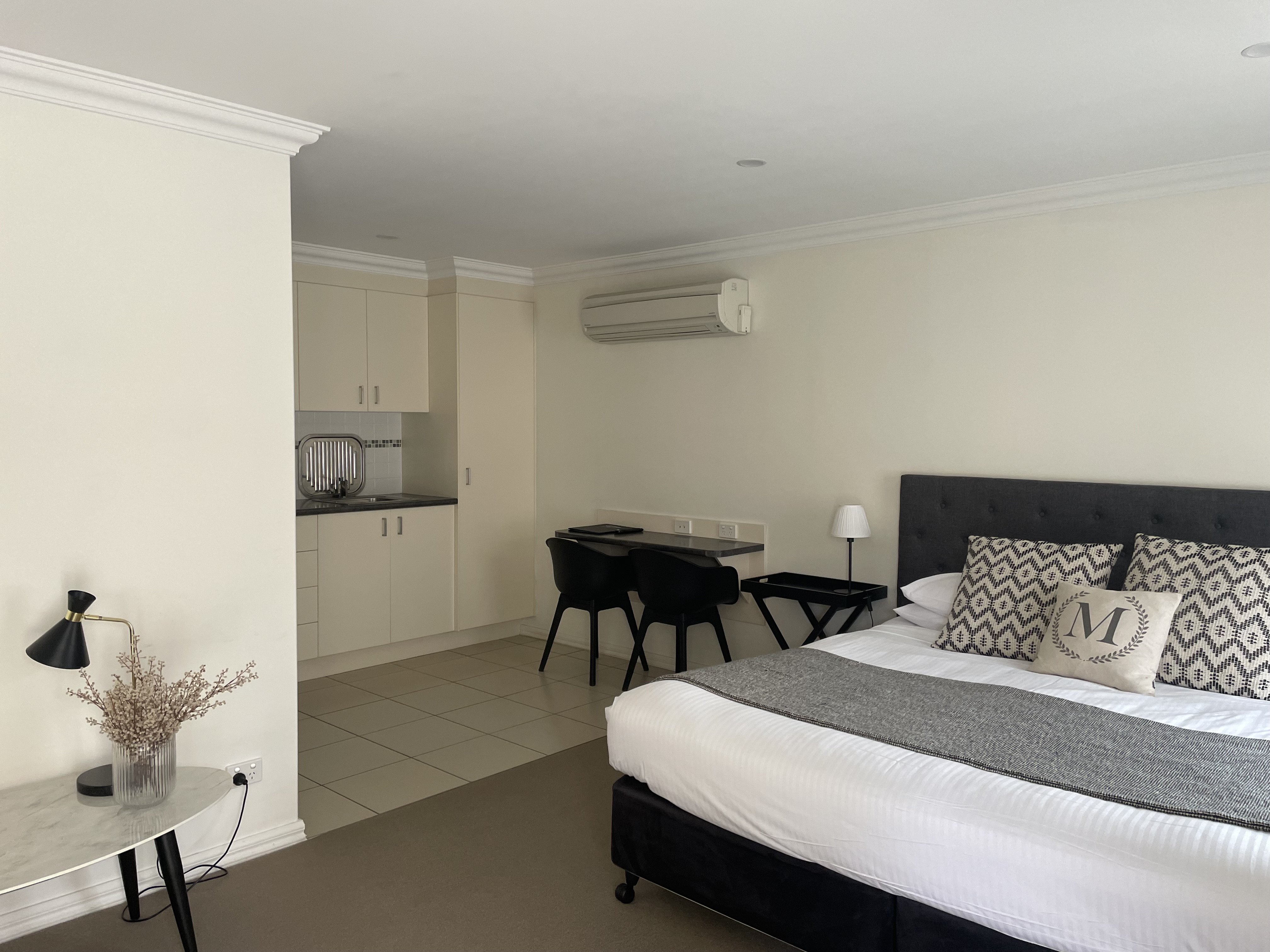 Millthorpe Motel by null