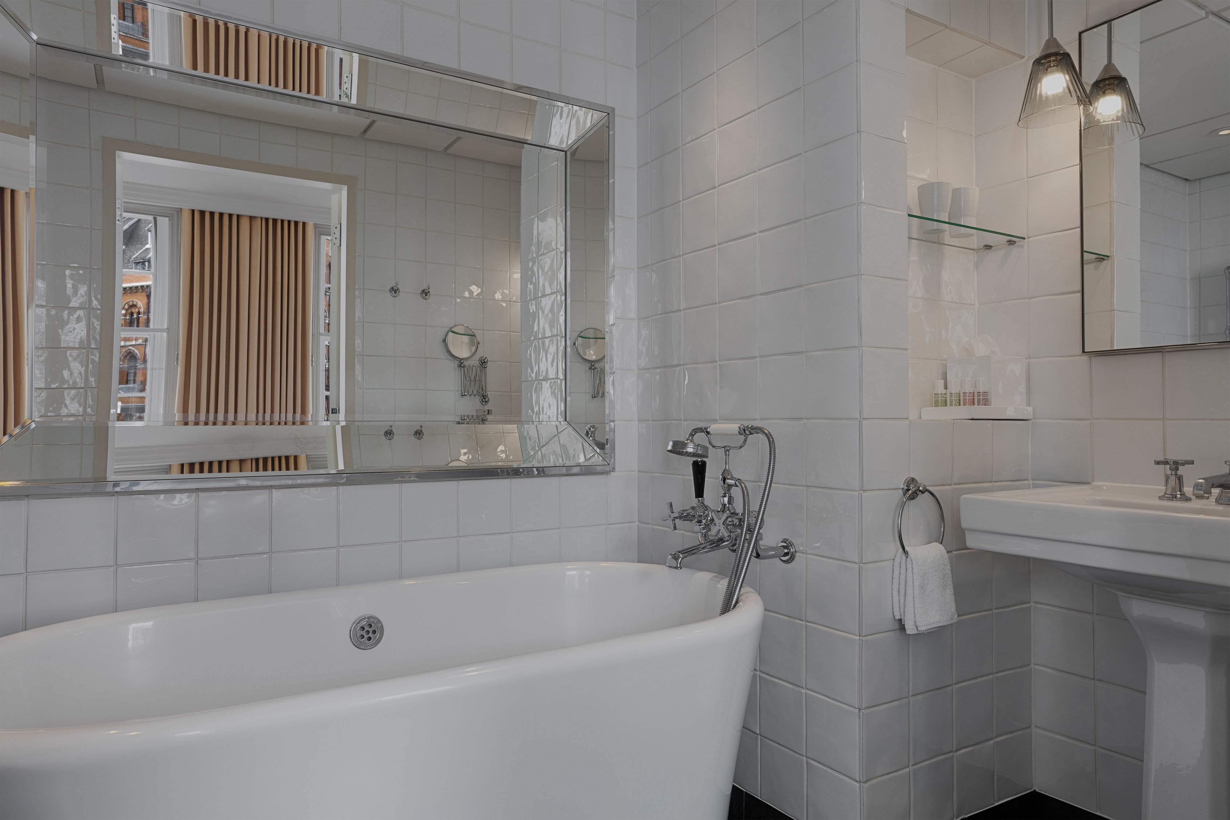 Kaya Great Northern Hotel, London by null
