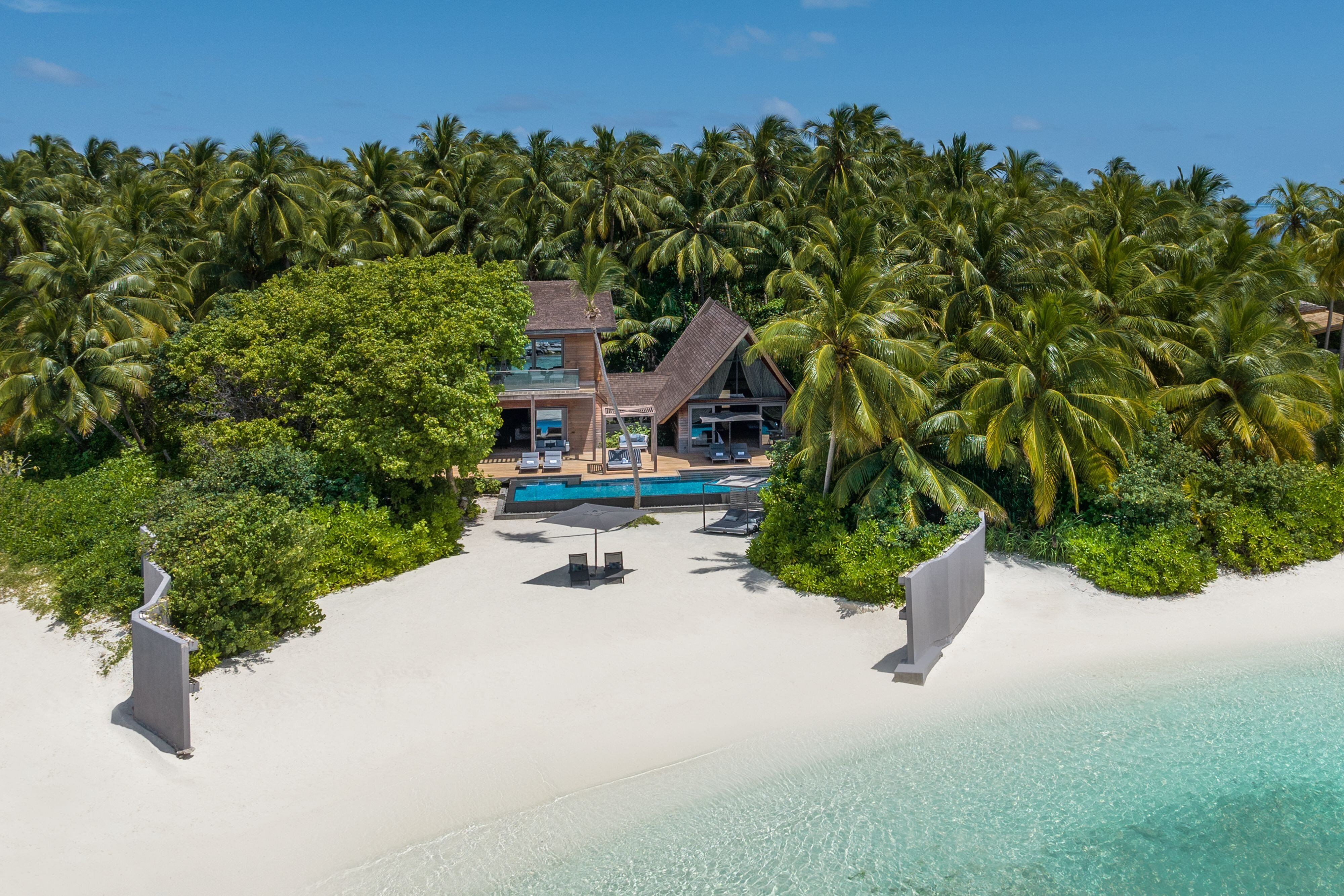 The St. Regis Maldives Vommuli Resort by null