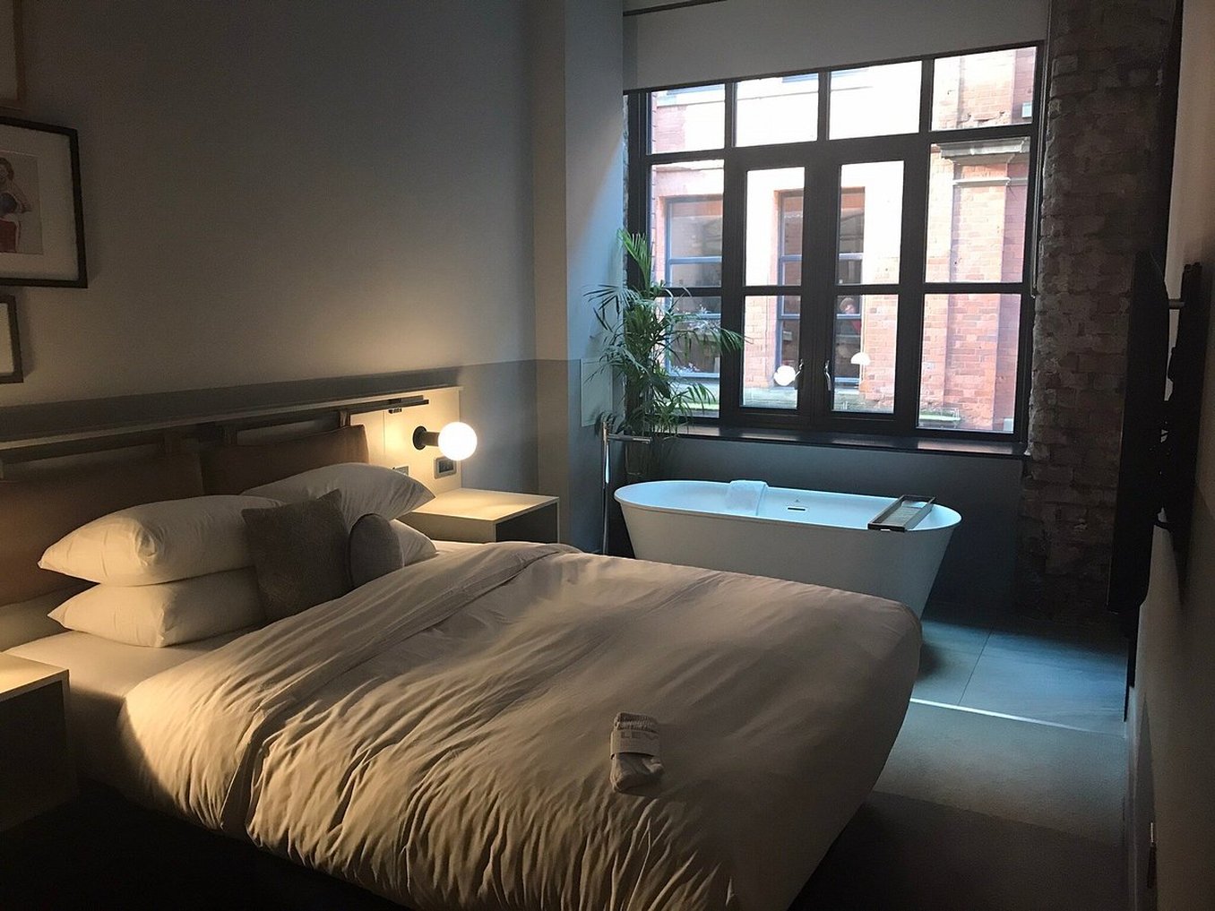 Leven Manchester by null