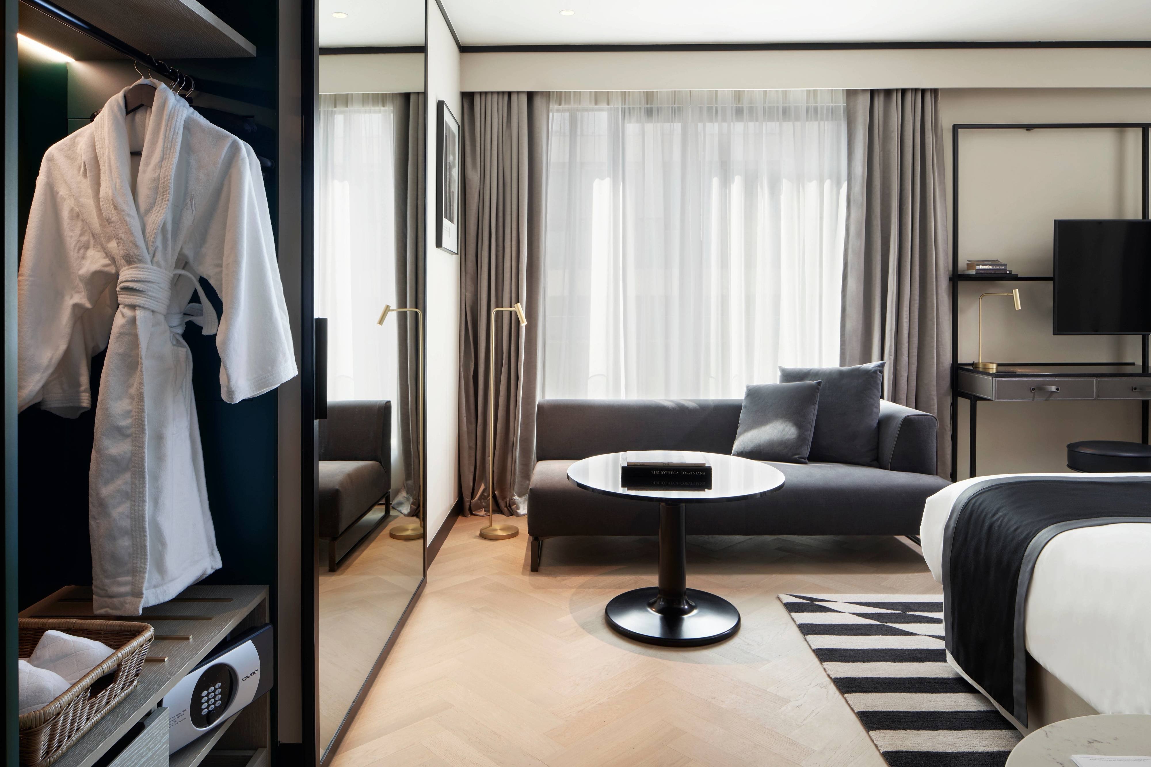 Academias Hotel, Autograph Collection by null