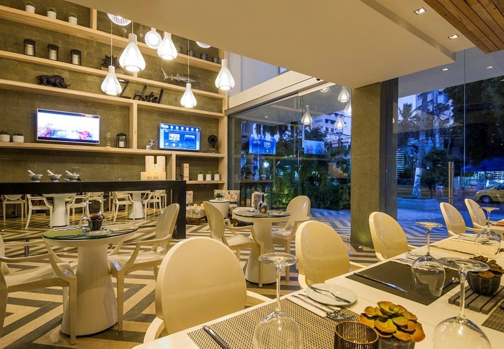 Oz Hotel by null