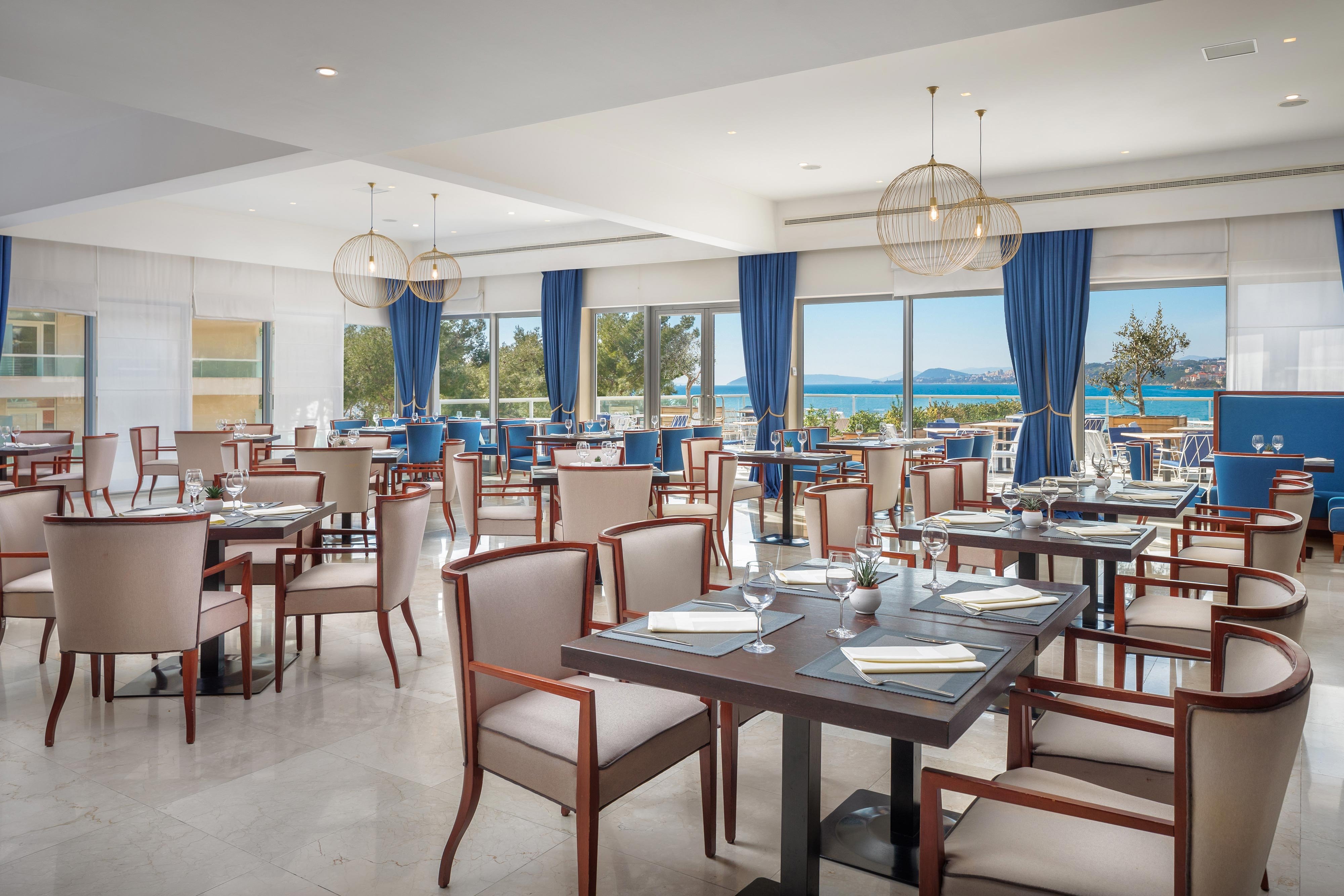 Le Méridien Lav, Split by null