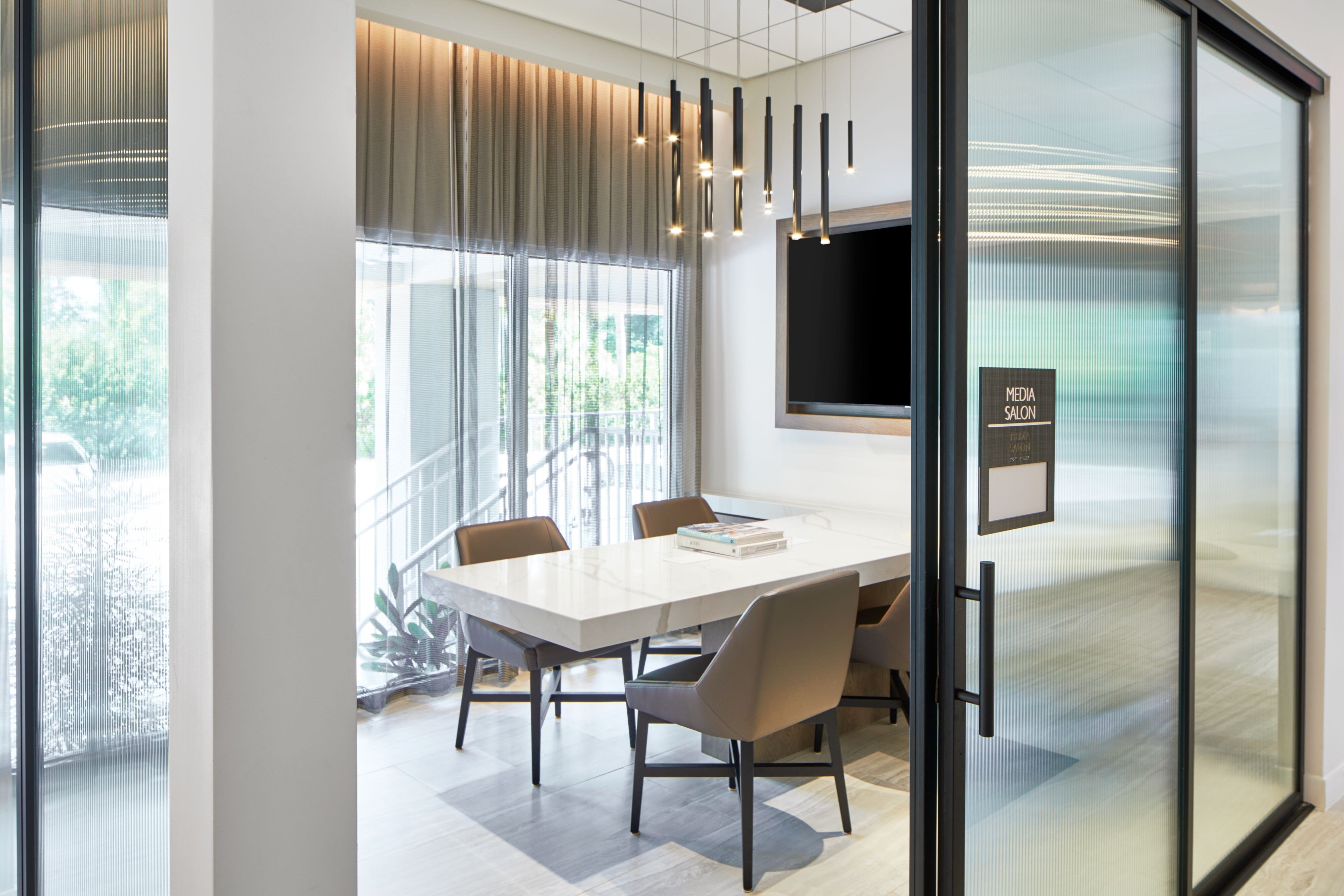 Radisson Hotel Orlando - Lake Buena Vista by null