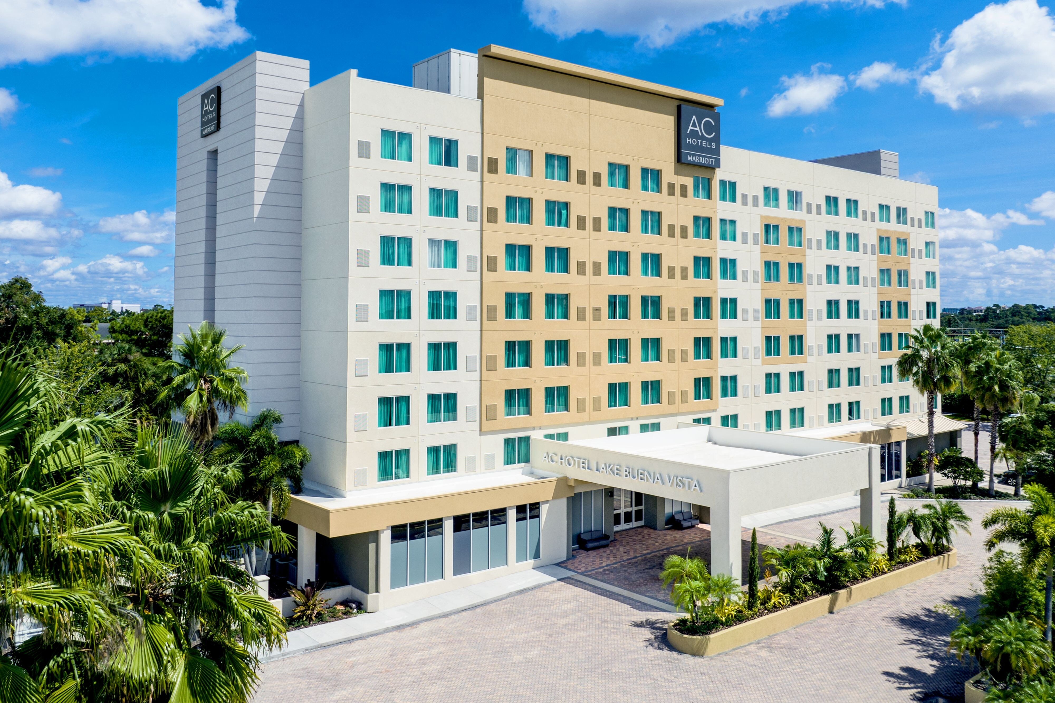 Radisson Hotel Orlando - Lake Buena Vista by null