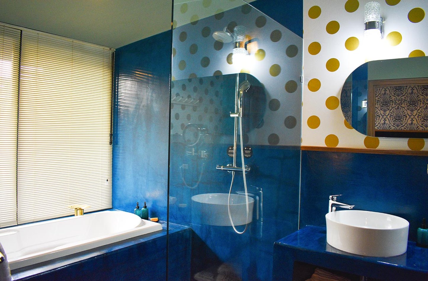 HOTEL PUG SEAL POLANCO ANATOLE FRANCE by null