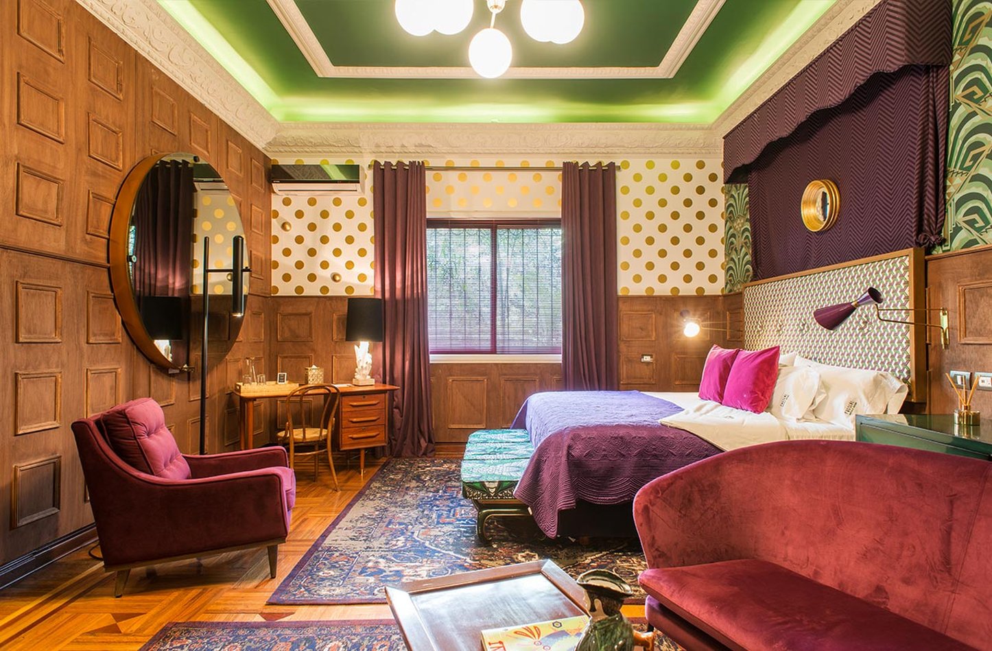 HOTEL PUG SEAL POLANCO ANATOLE FRANCE by null
