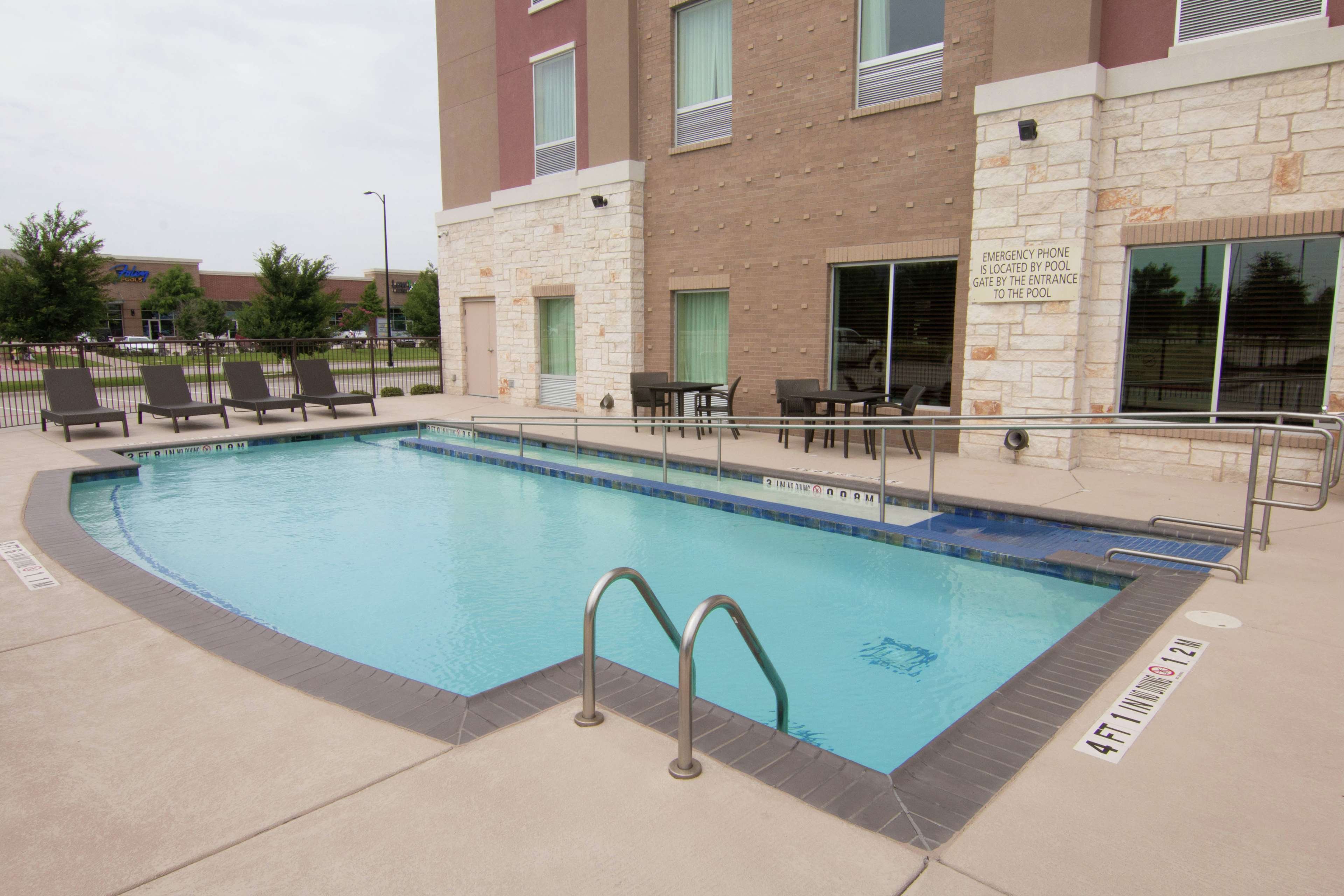 Hampton Inn & Suites Dallas/Frisco North-FieldhouseUSA image