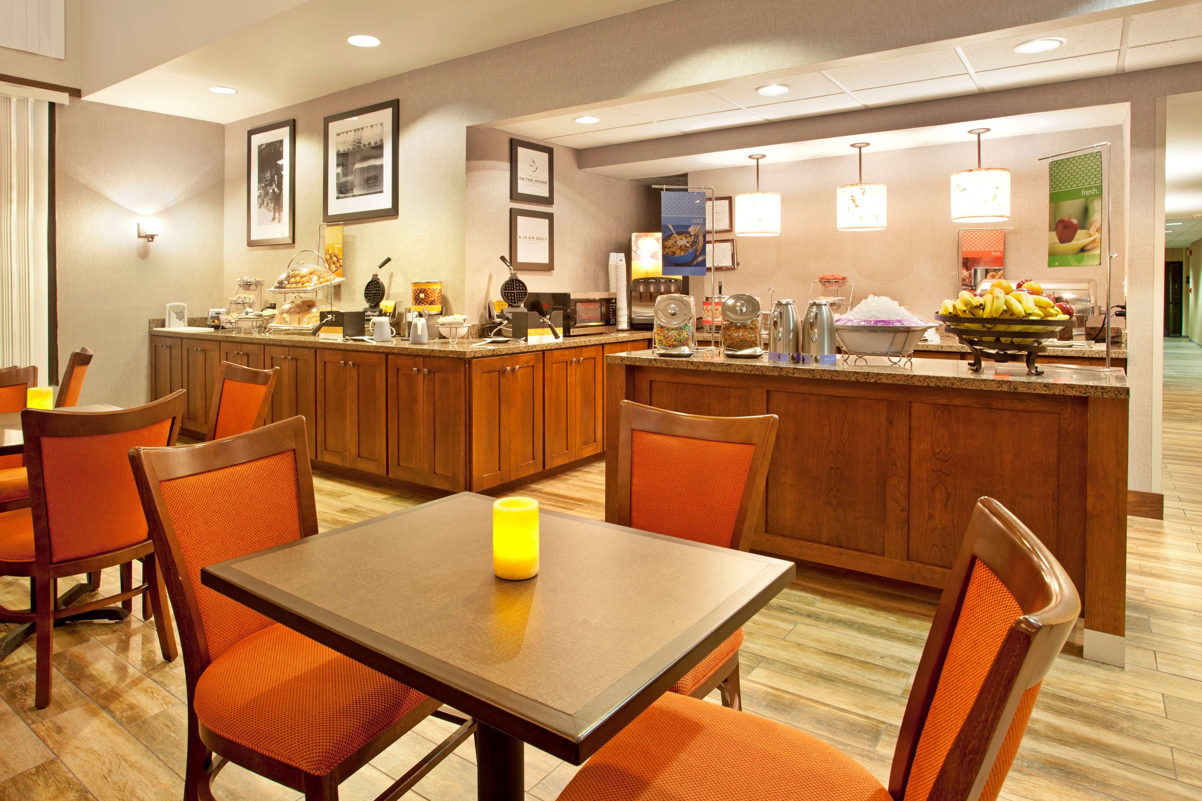 Hampton Inn & Suites El Paso-Airport by null