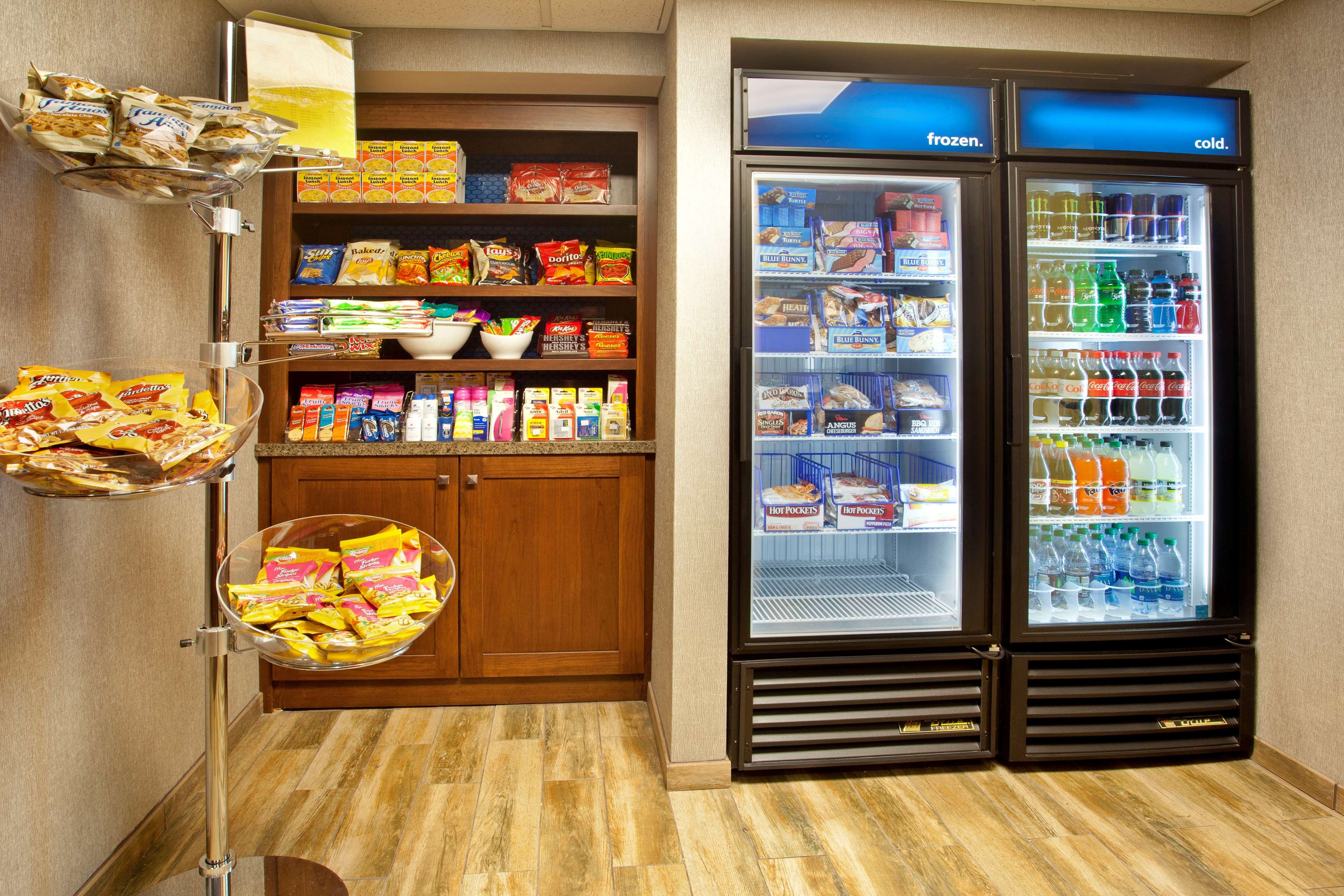 Hampton Inn & Suites El Paso-Airport by null