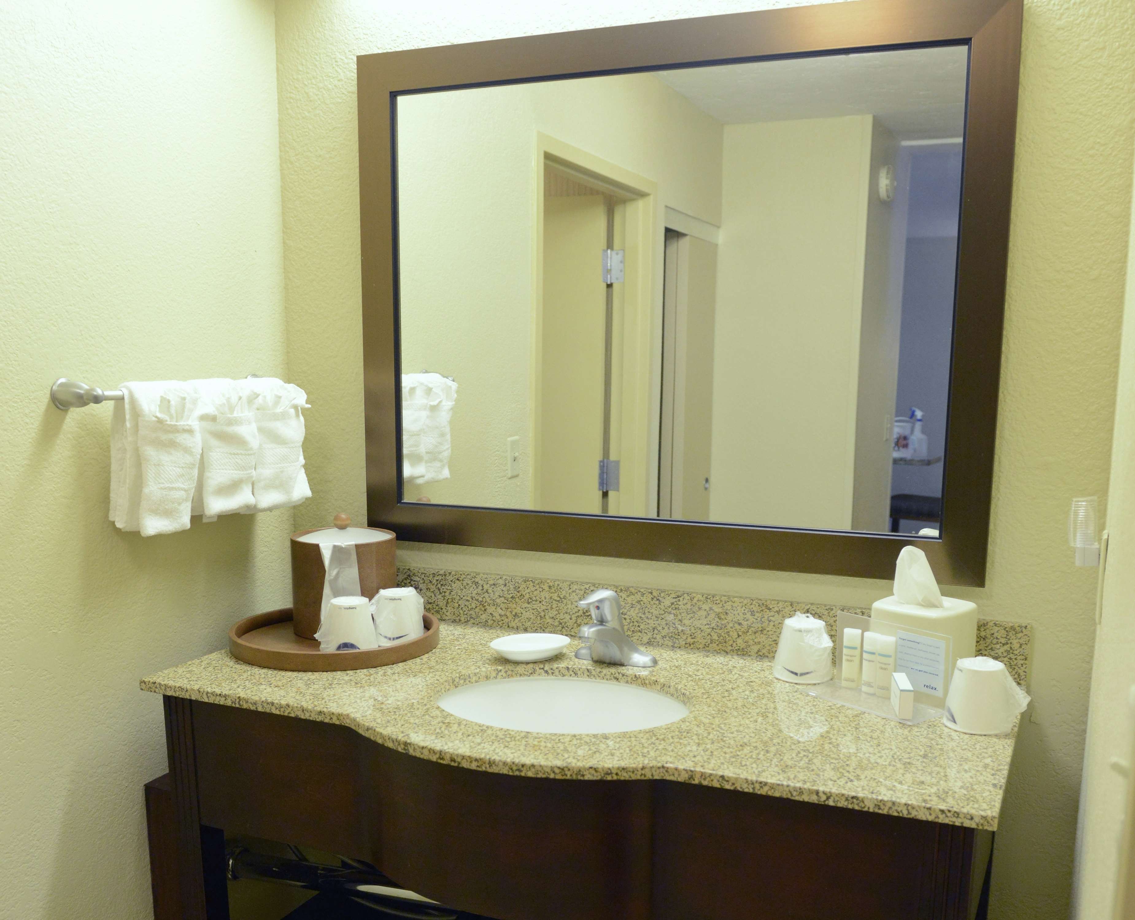 Hampton Inn & Suites El Paso-Airport by null