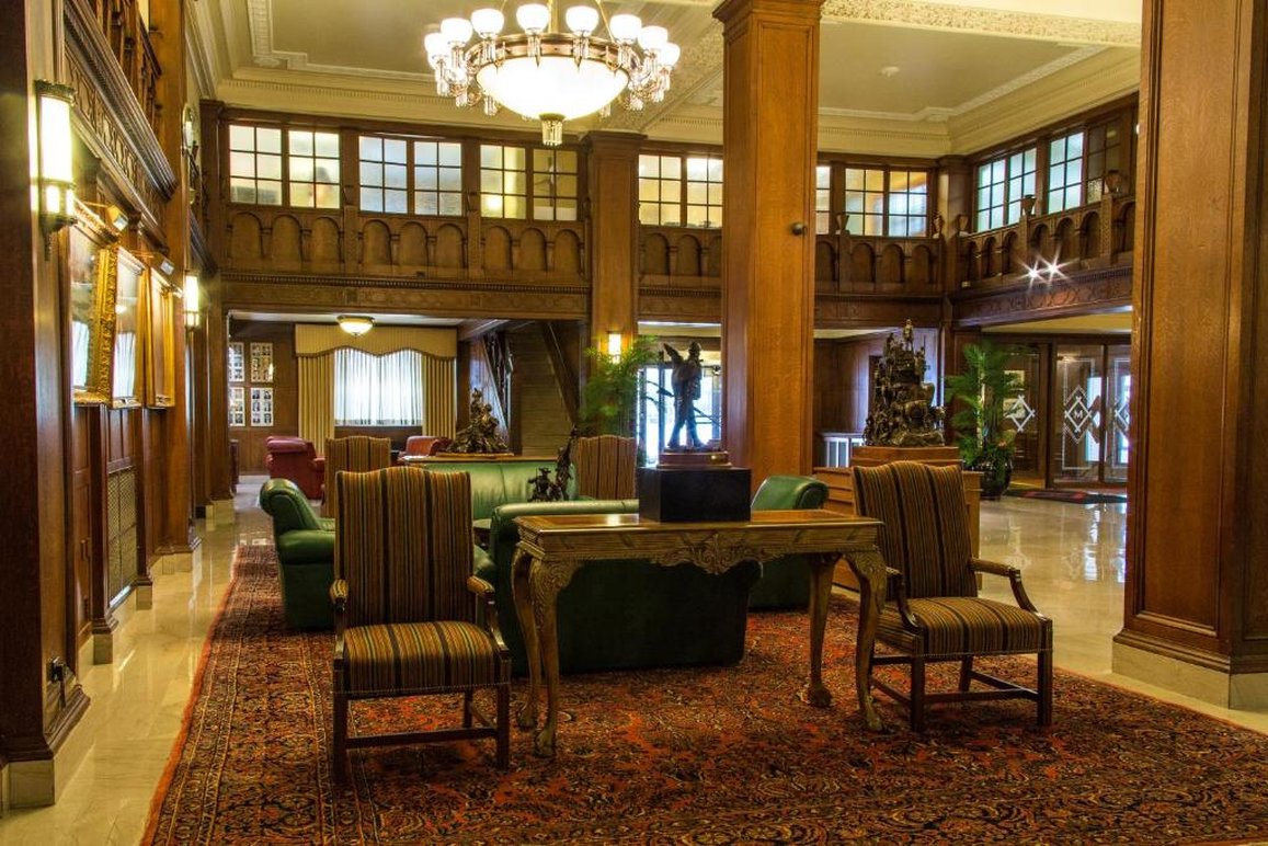 Missouri Athletic Club by null