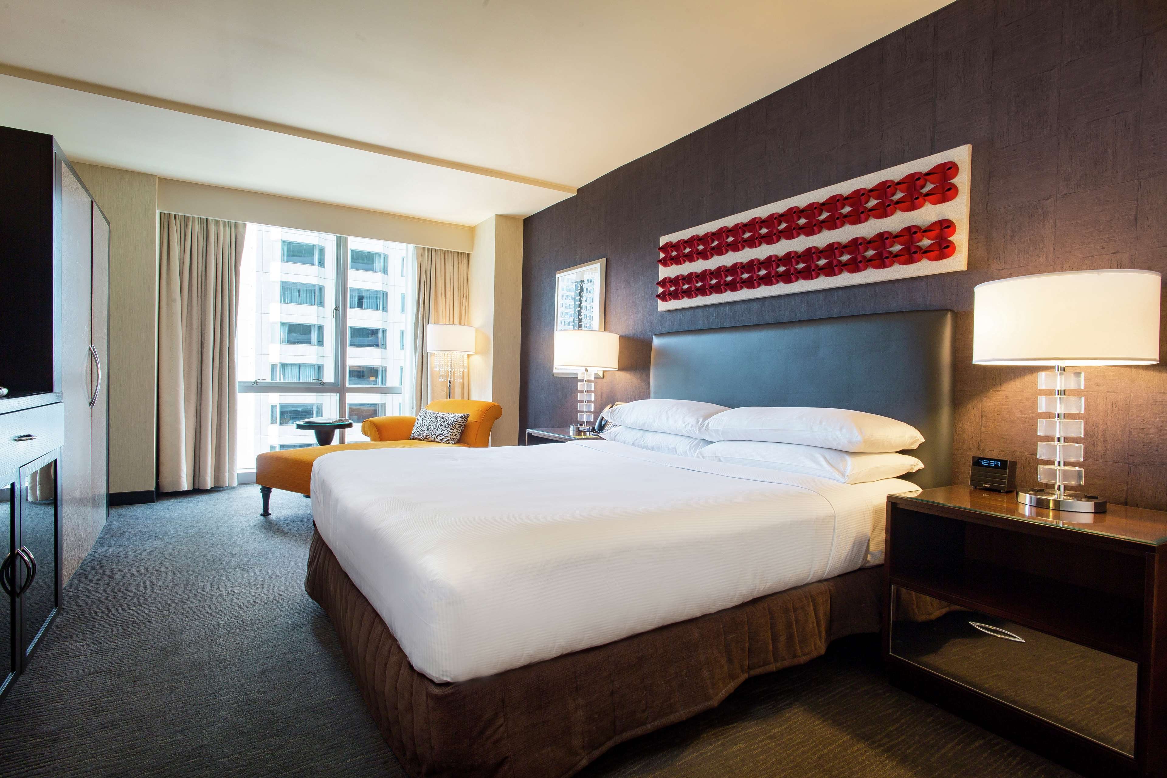 theWit Chicago, a Hilton Hotel by null