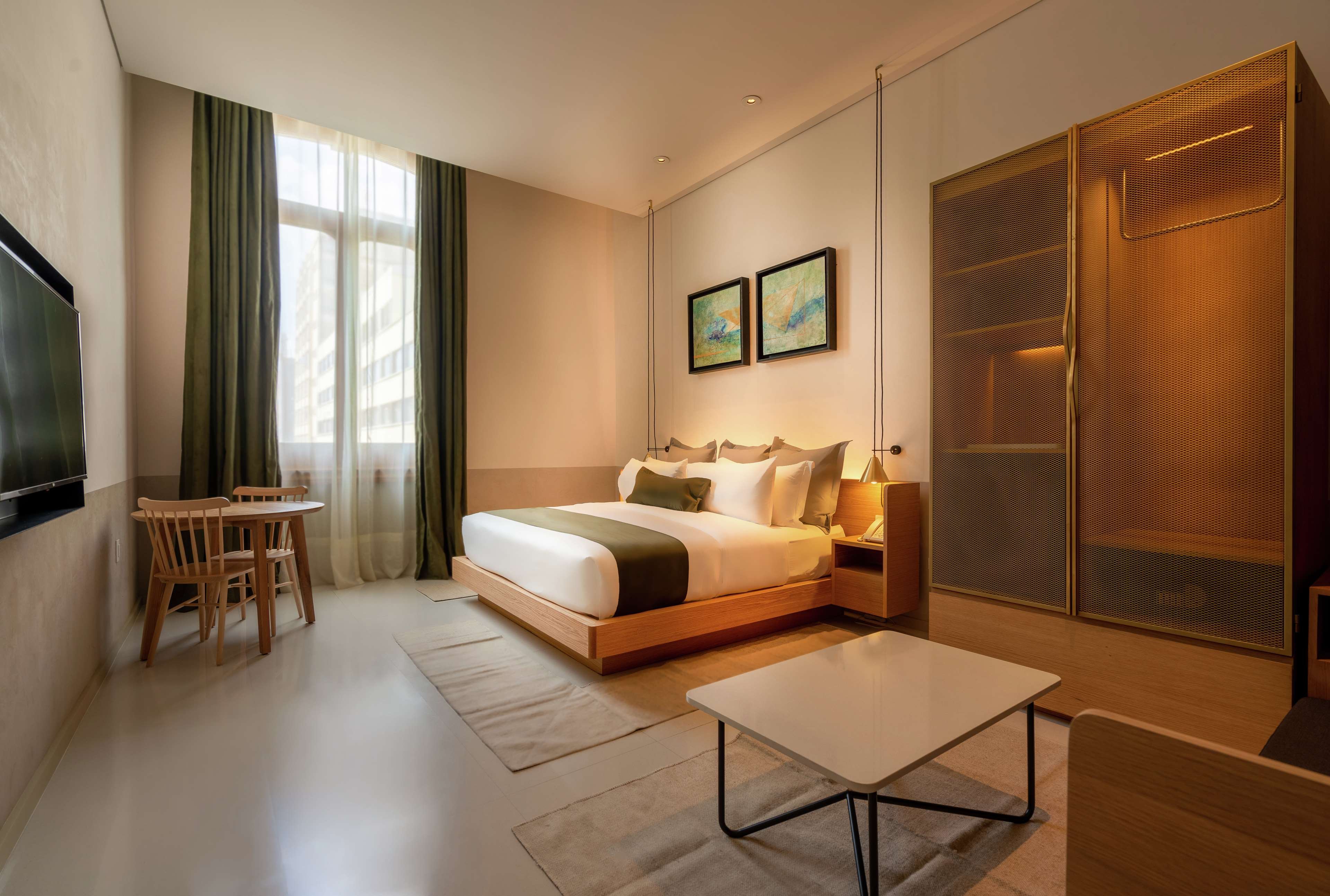 Umbral, Curio Collection by Hilton by null