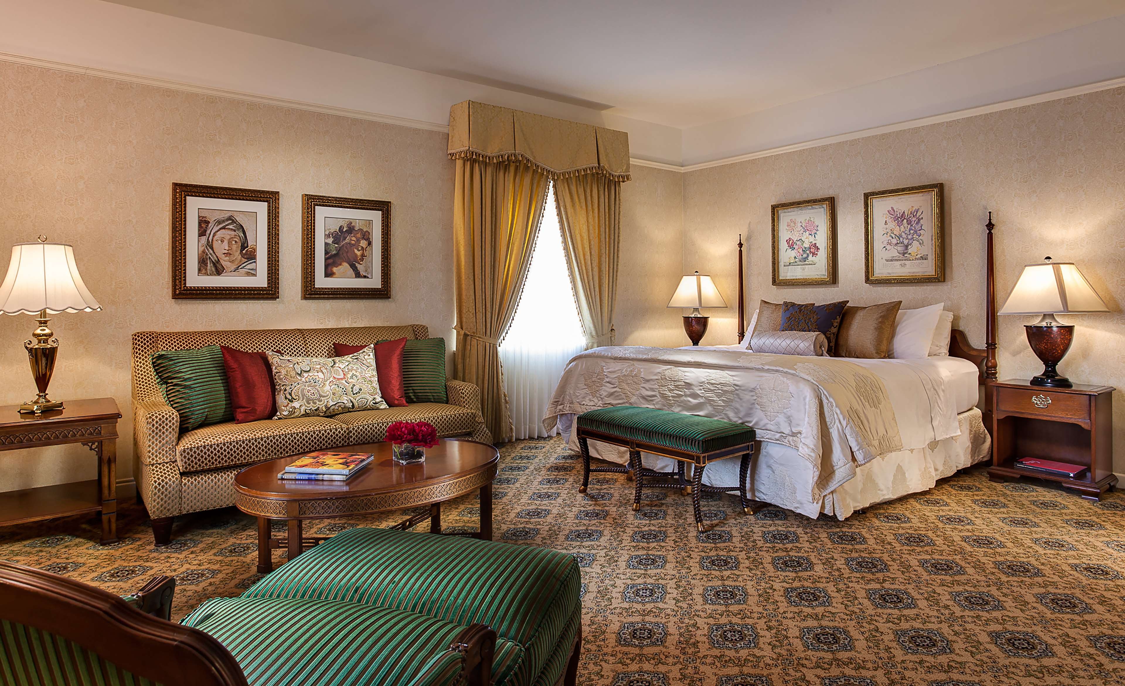 Amway Grand Plaza, Curio Collection by Hilton by null