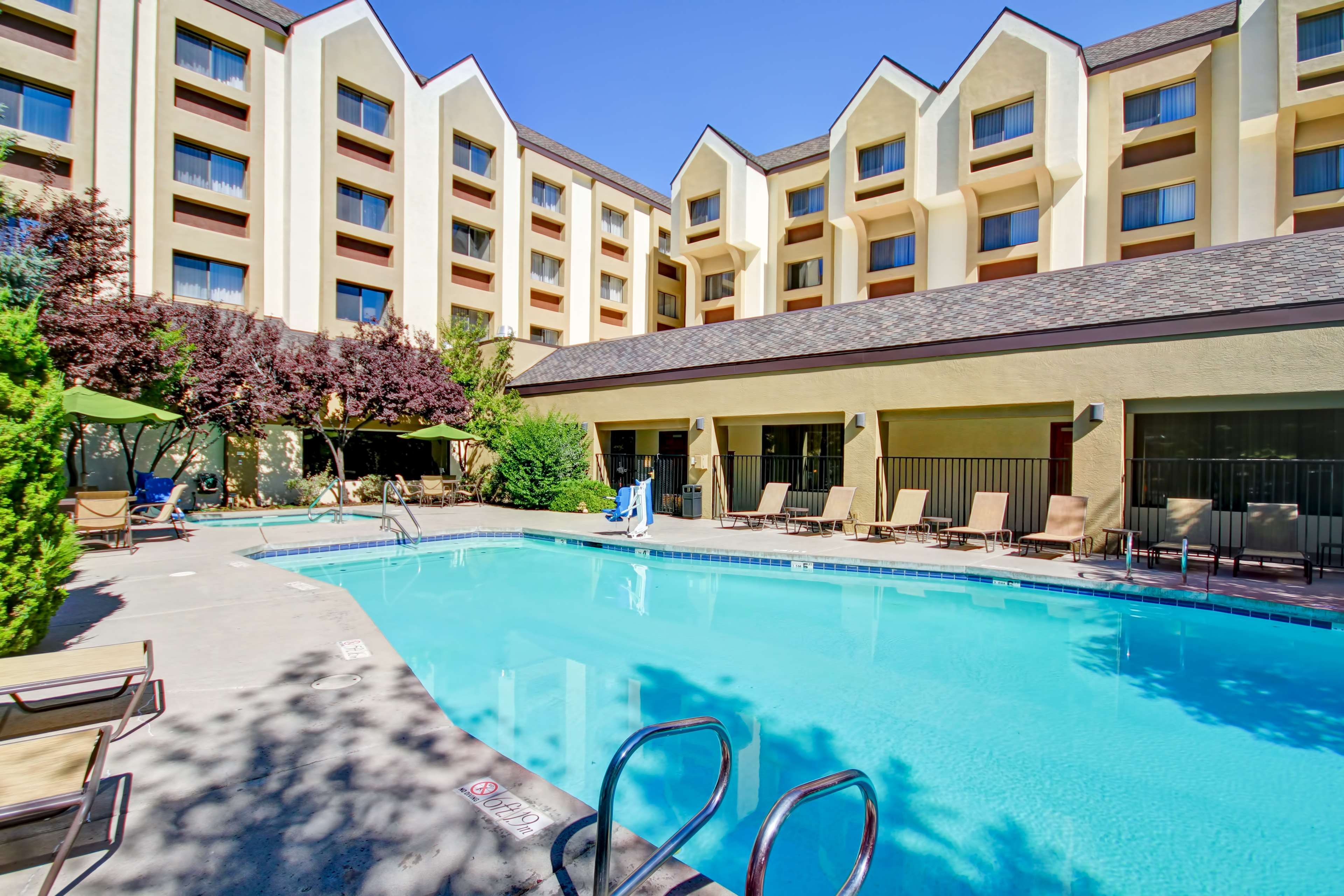 DoubleTree by Hilton Hotel Flagstaff image