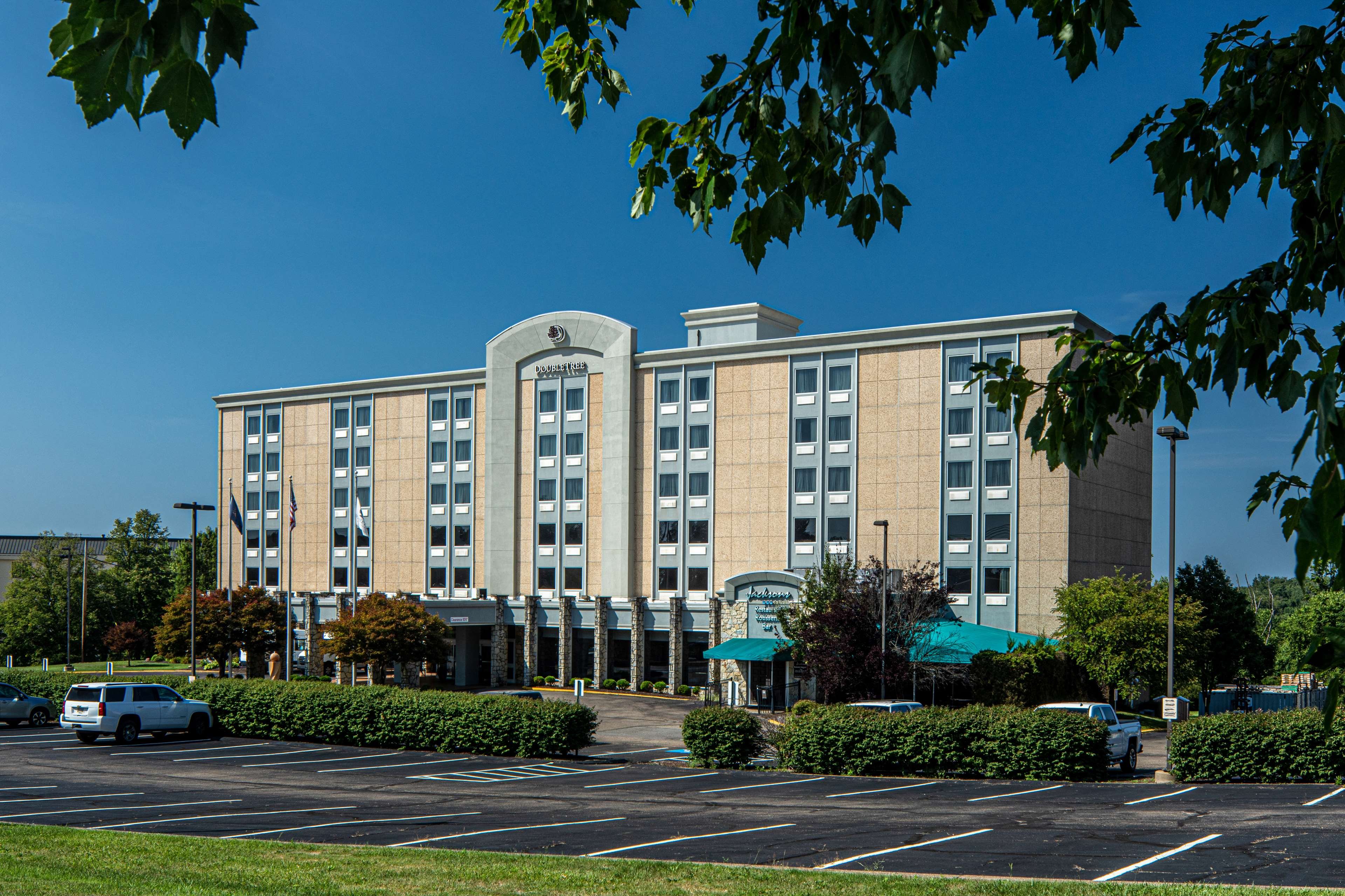 DoubleTree by Hilton Hotel Pittsburgh Airport image