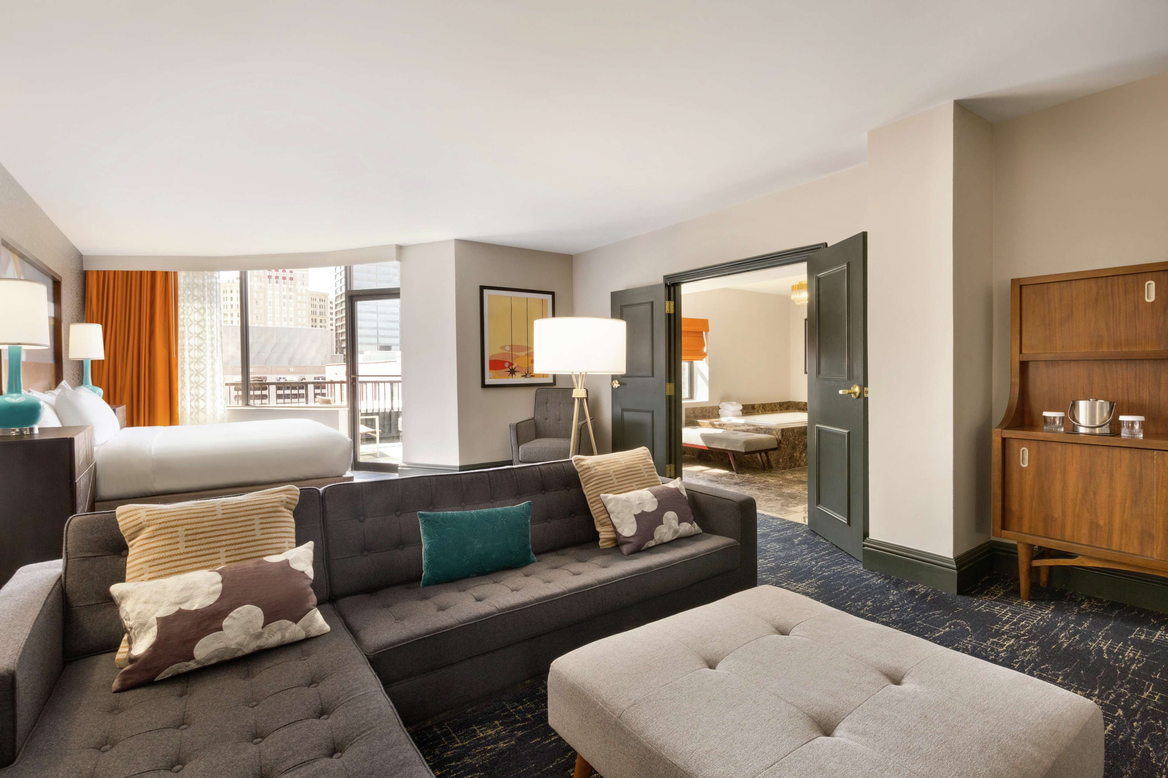 The American Hotel Atlanta Downtown, Tapestry Collection by Hilton by null
