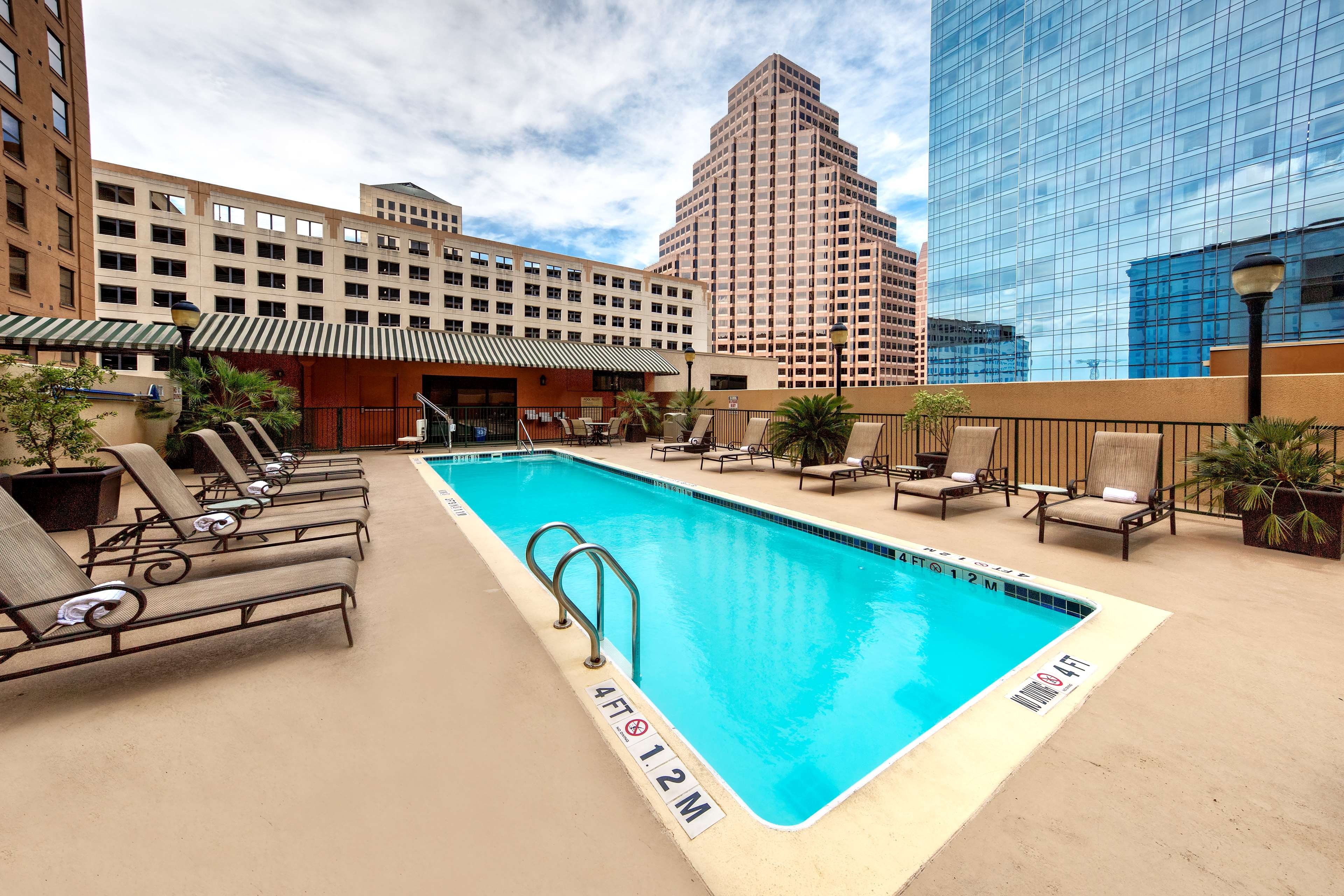 Hampton Inn & Suites Austin-Downtown/Convention Center image